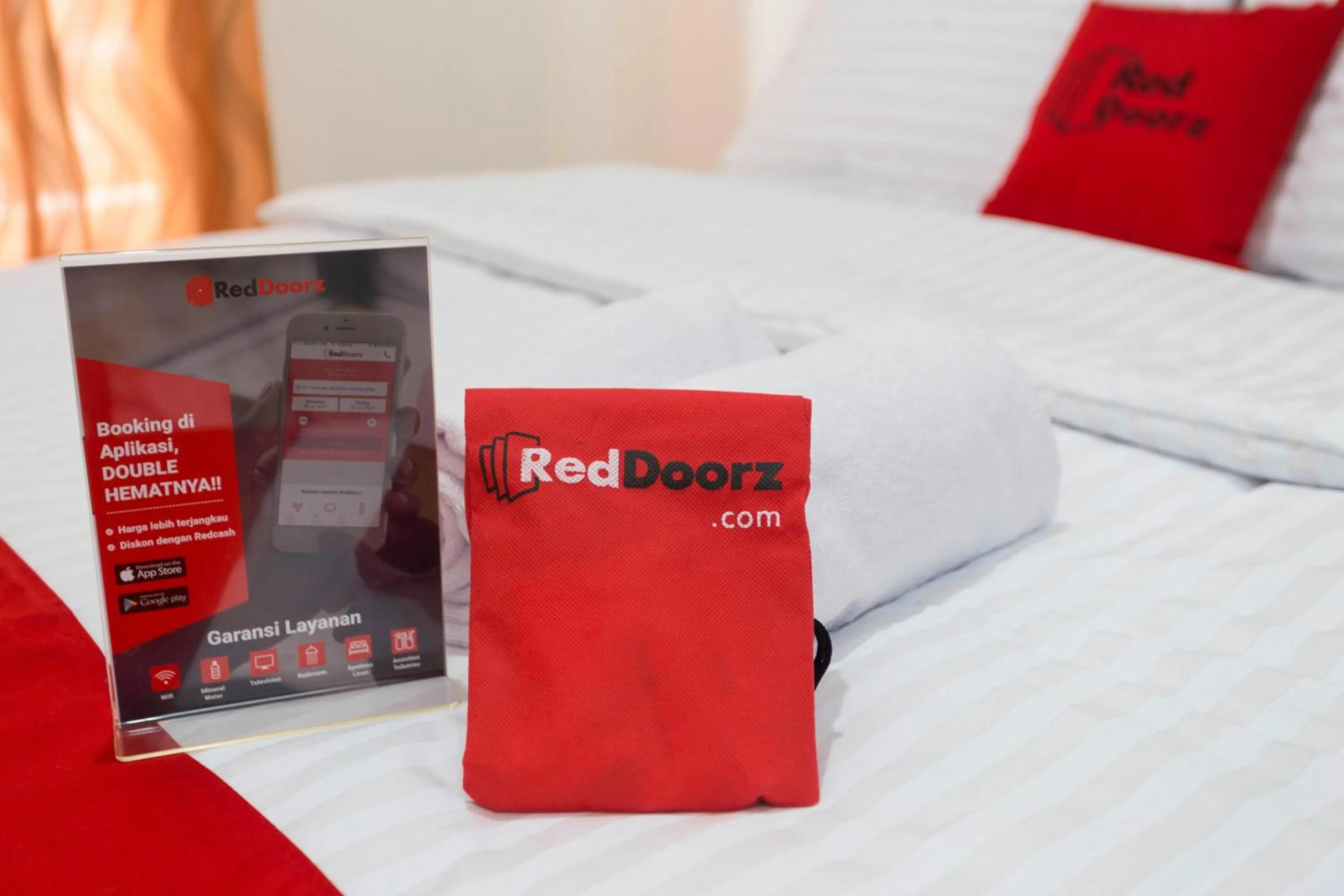 Bedroom, Bed in RedDoorz Plus @ Boulevard Residence BSD