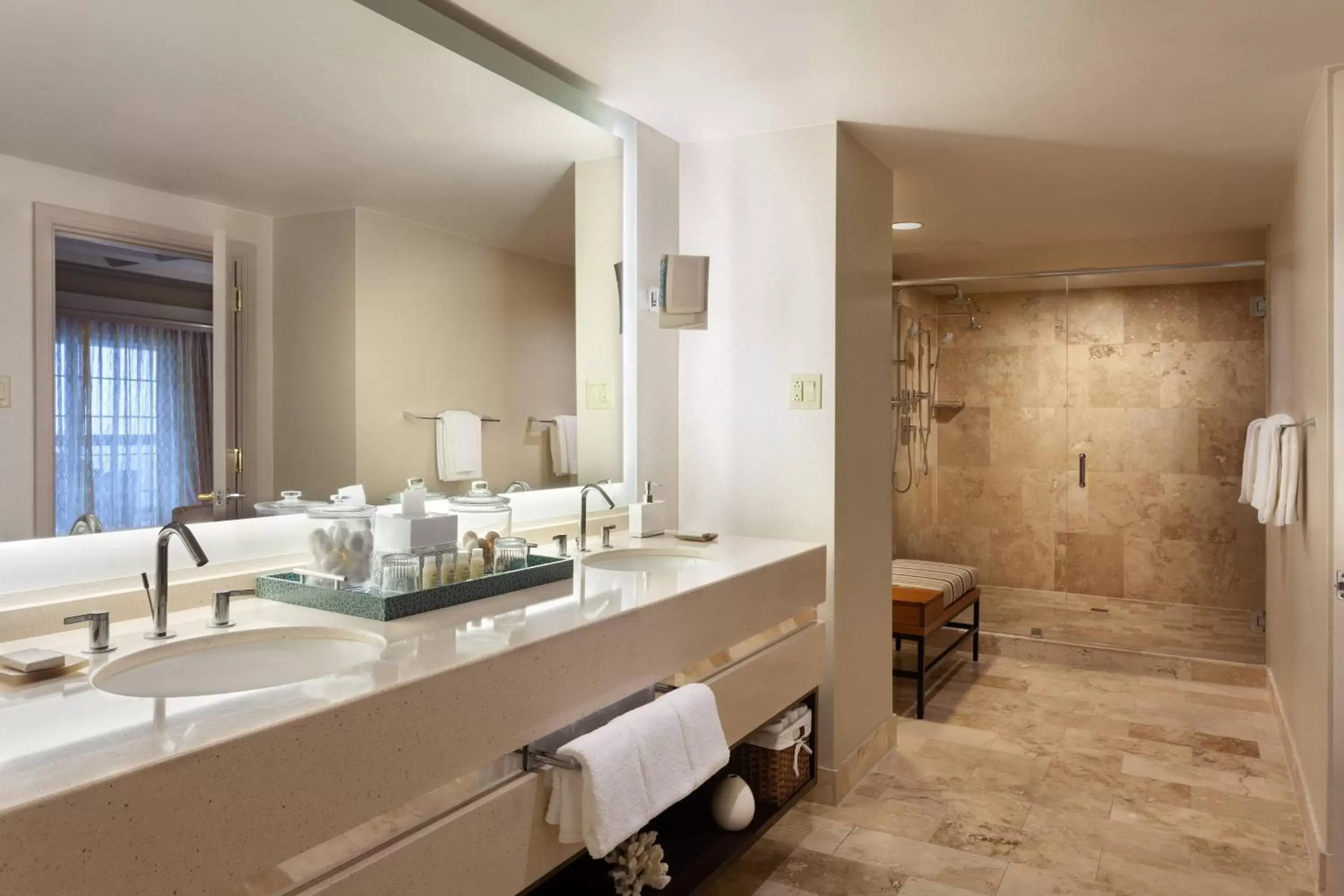 Bathroom in Renaissance Orlando at SeaWorld®