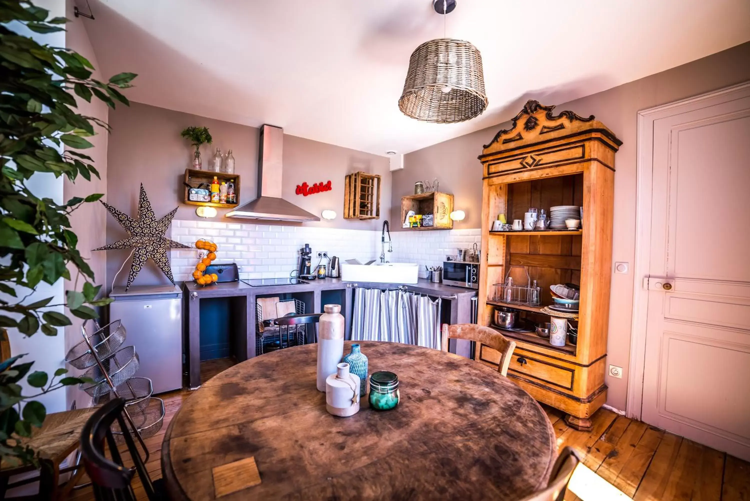 Kitchen/Kitchenette in Les chambres de Lily