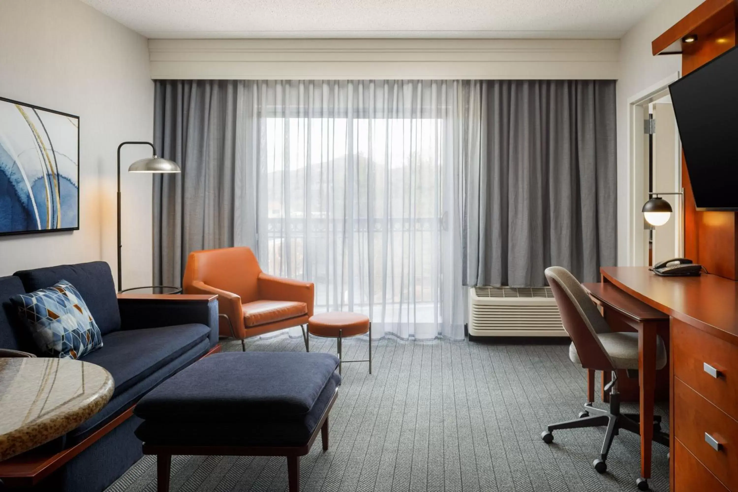 Living room, Seating Area in Courtyard by Marriott Boone