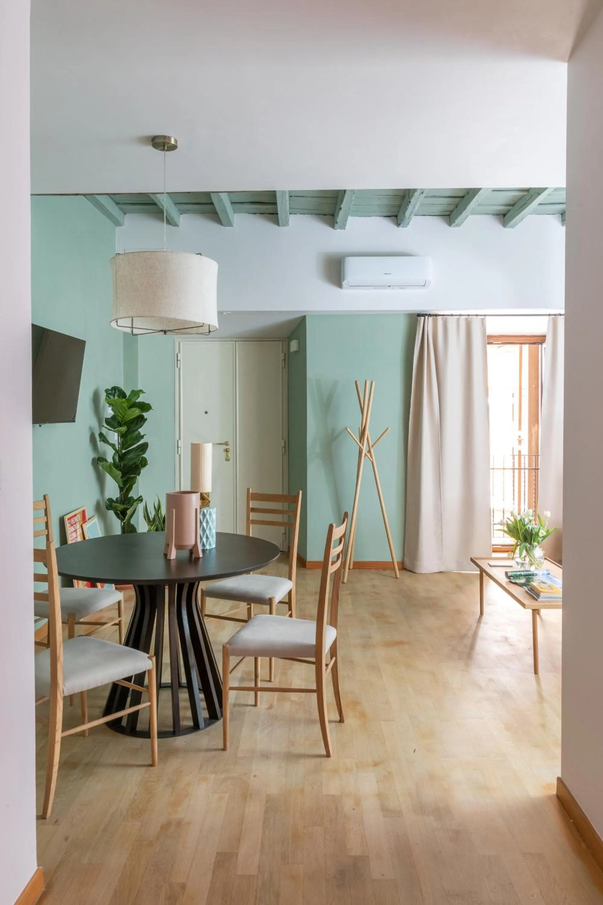 TV and multimedia in Salotto Monti