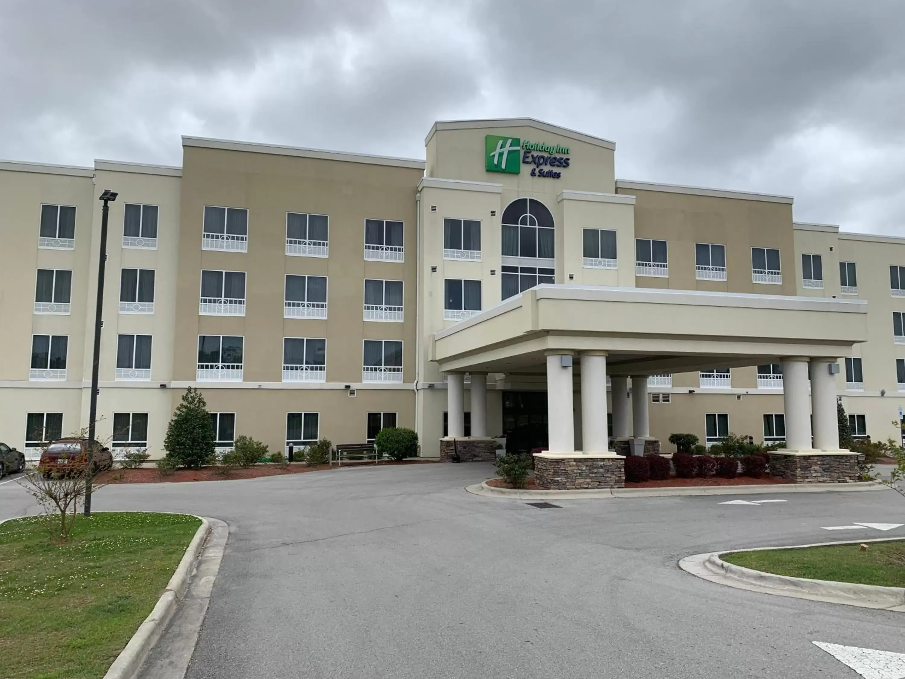 Property Building in Holiday Inn Express & Suites Havelock Northwest New Bern, an IHG Hotel