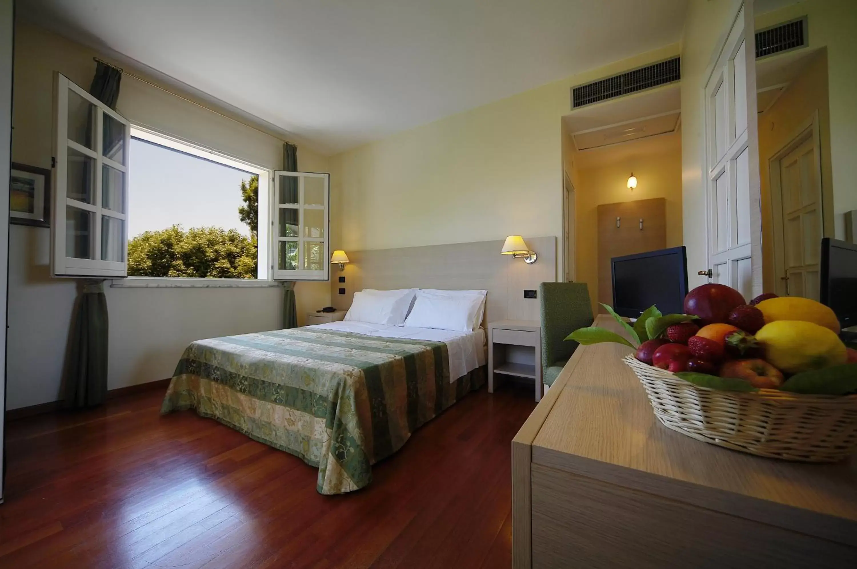Budget Double or Twin Room in Hotel Borgo Verde
