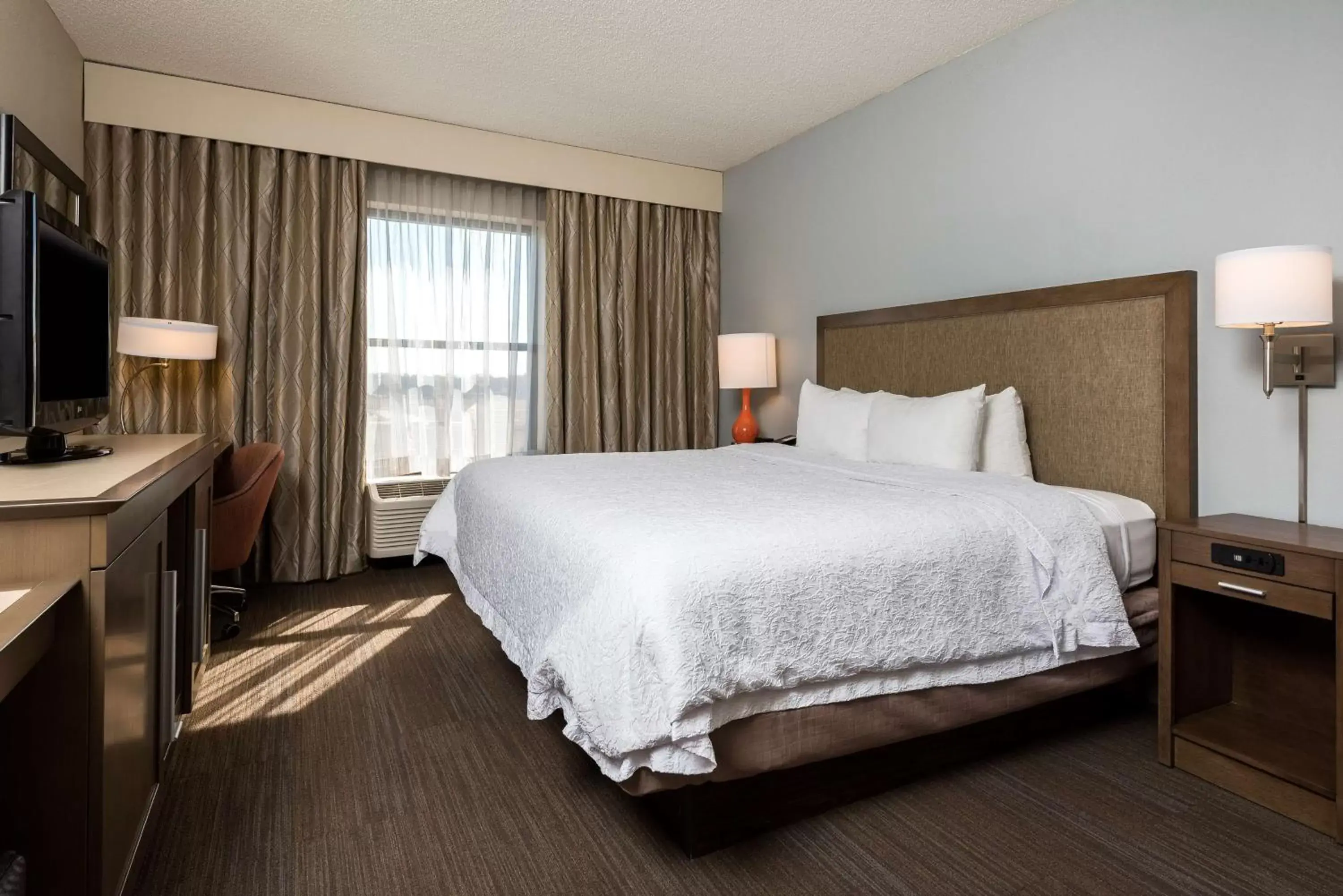 Bed in Hampton Inn Myrtle Beach West Bed in Hampton Inn Myrtle Beach West