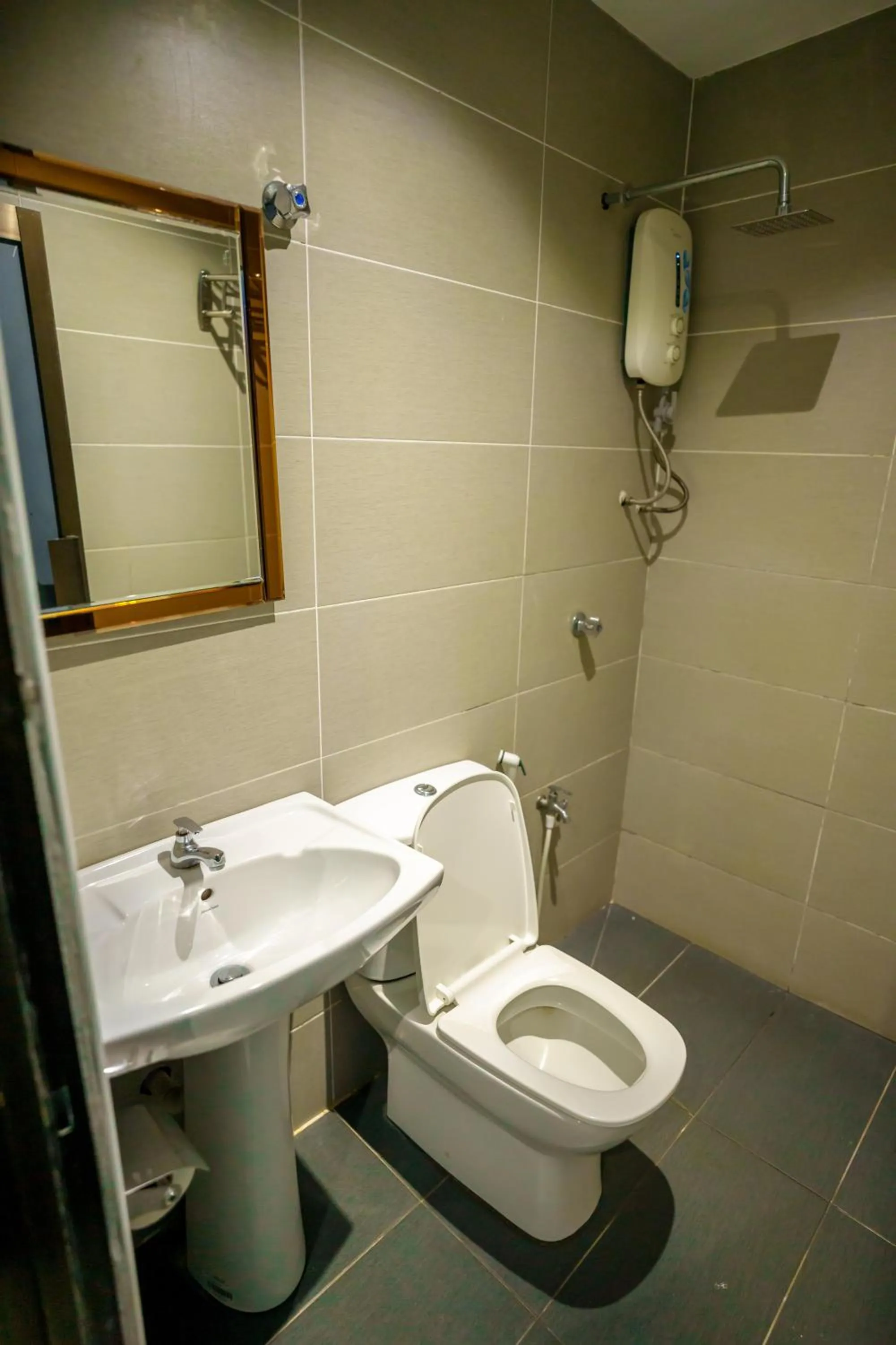 Shower in Alaxis Hotel