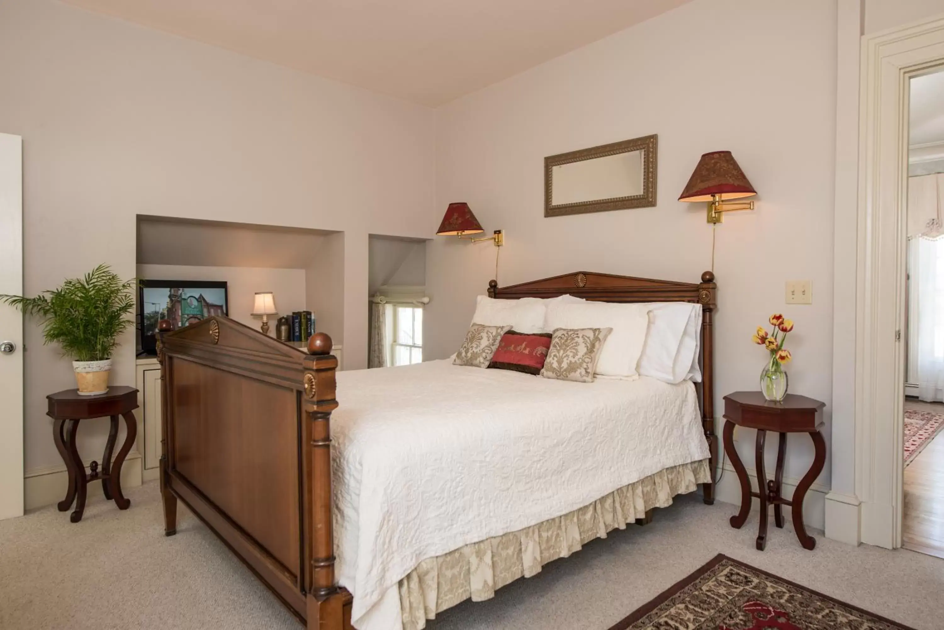 Bedroom, Bed in Captain Farris House