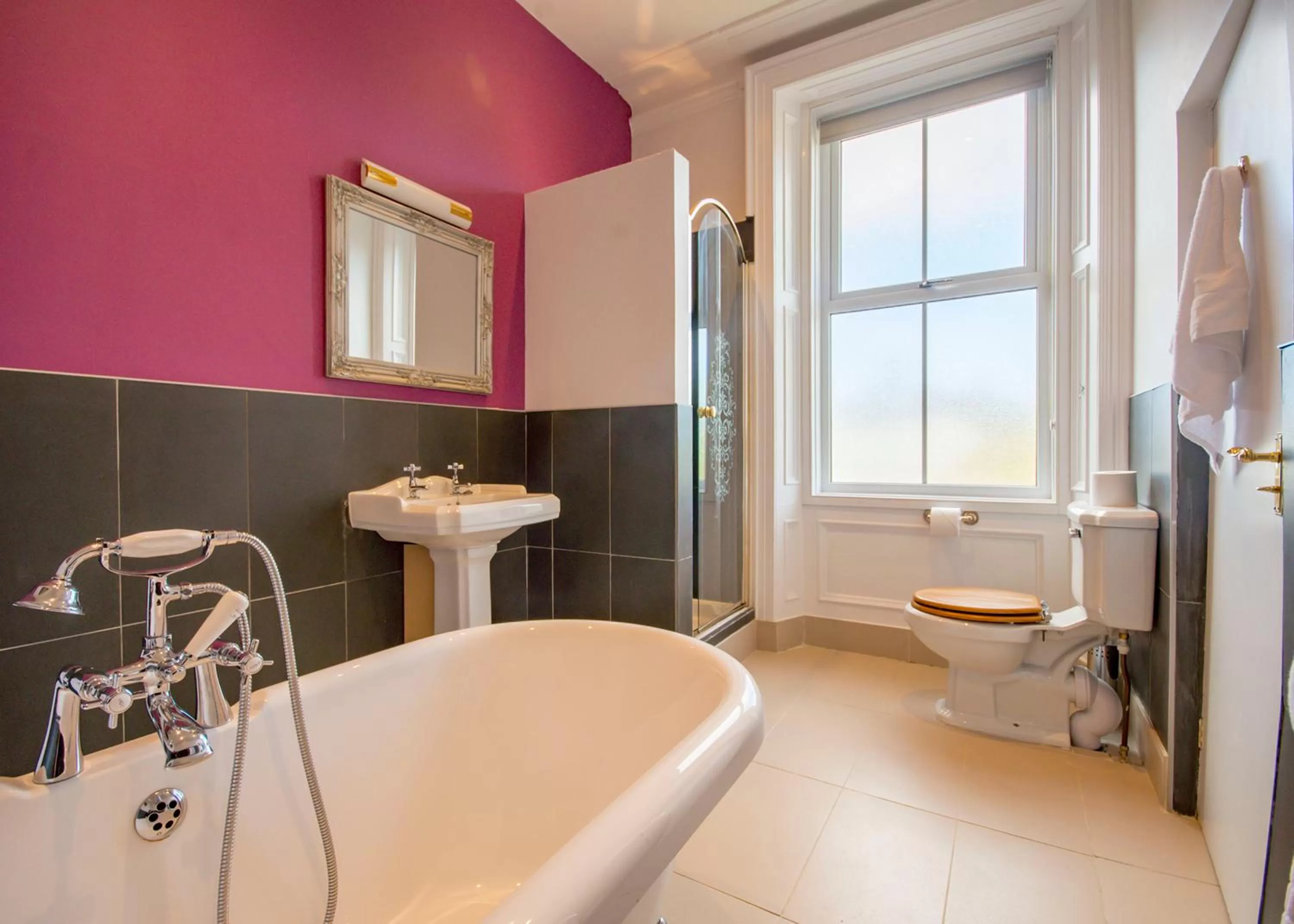 Bathroom in Coquetvale Hotel