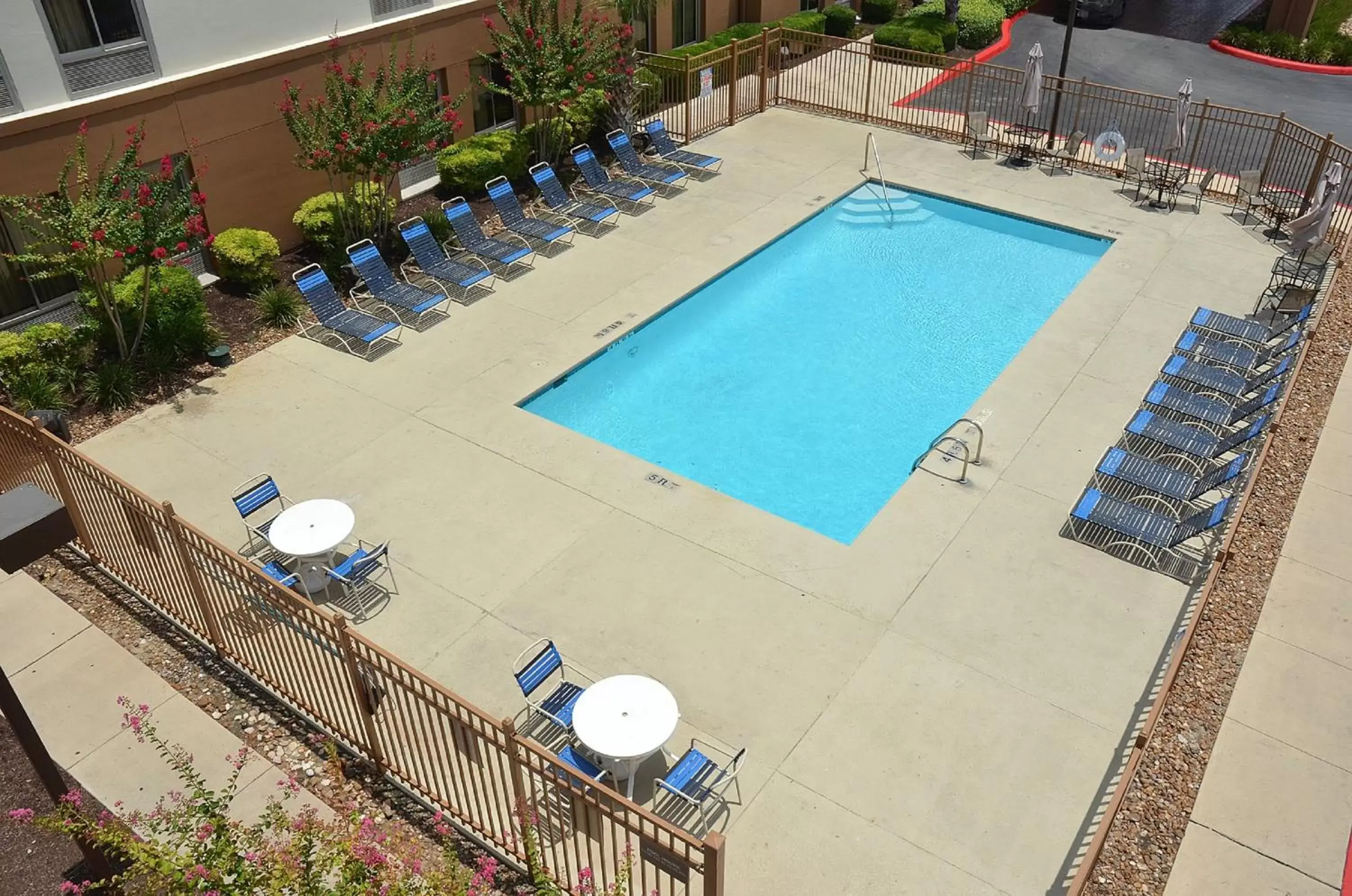 Swimming pool, Pool View in Red Roof Inn PLUS+ San Antonio Downtown - Riverwalk