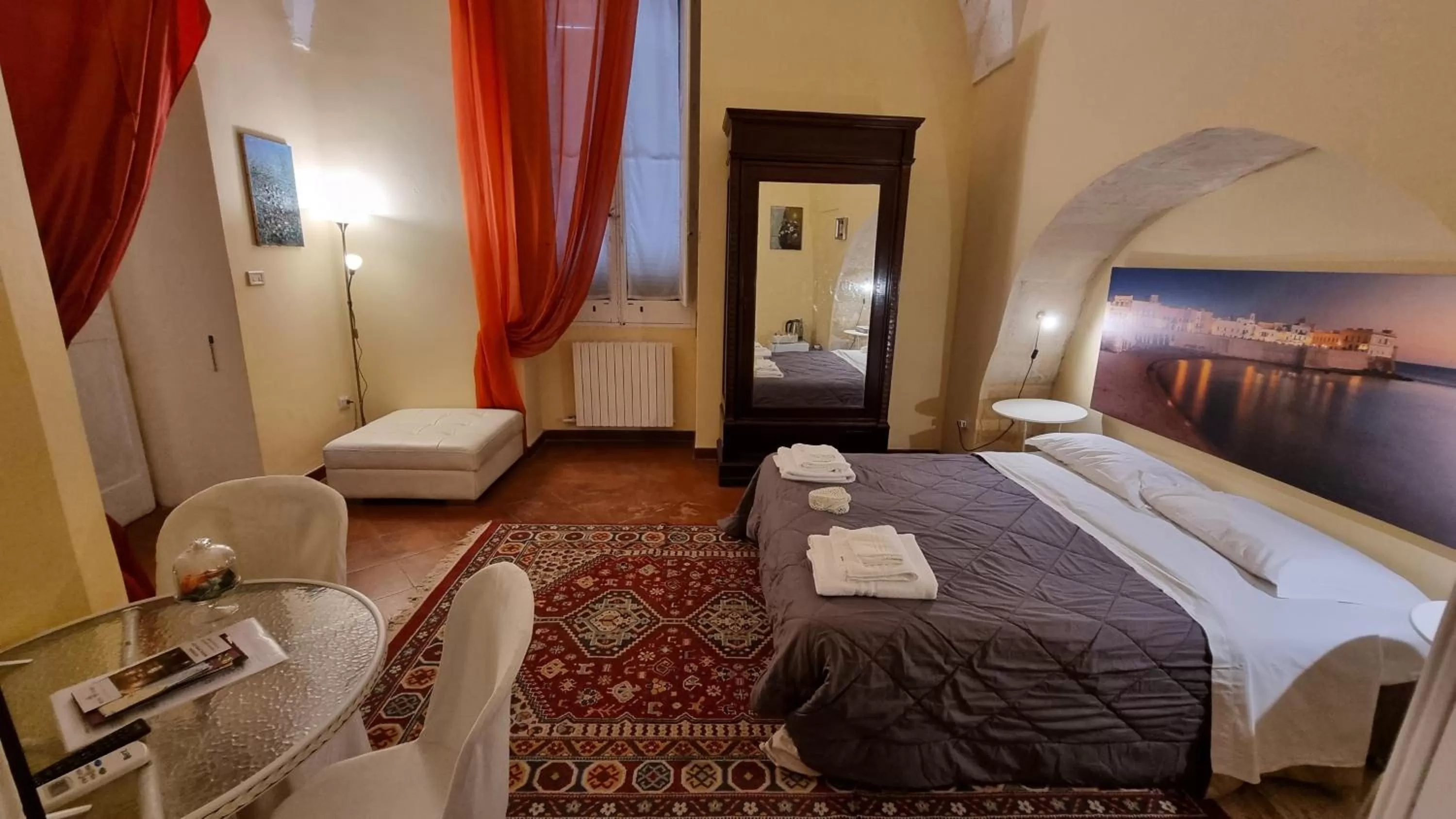 Photo of the whole room, Bed in Dimora San Leucio
