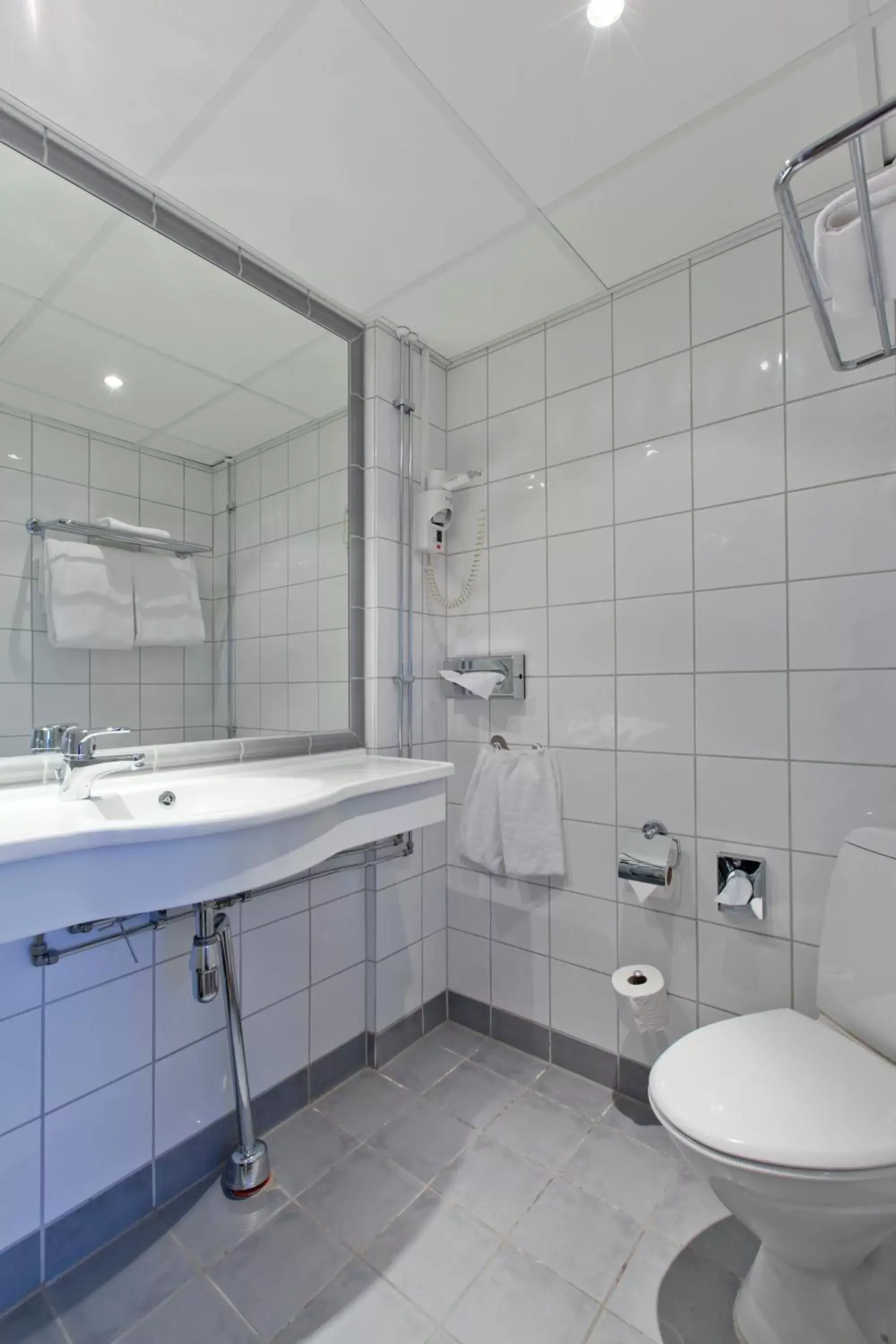 Toilet, Bathroom in Thon Hotel Lillestrøm