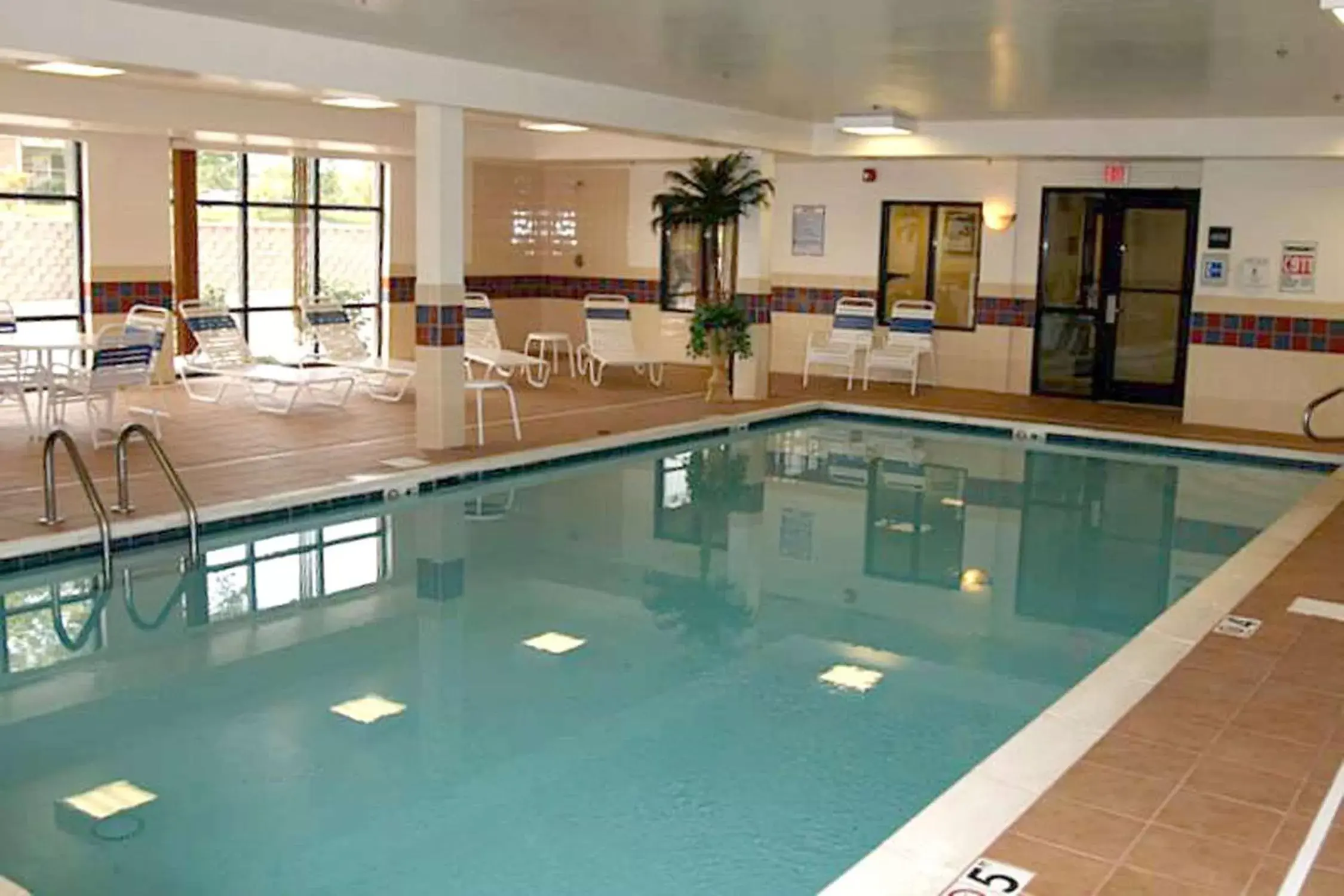 Pool view, Swimming Pool in Hampton Inn & Suites Dayton-Airport