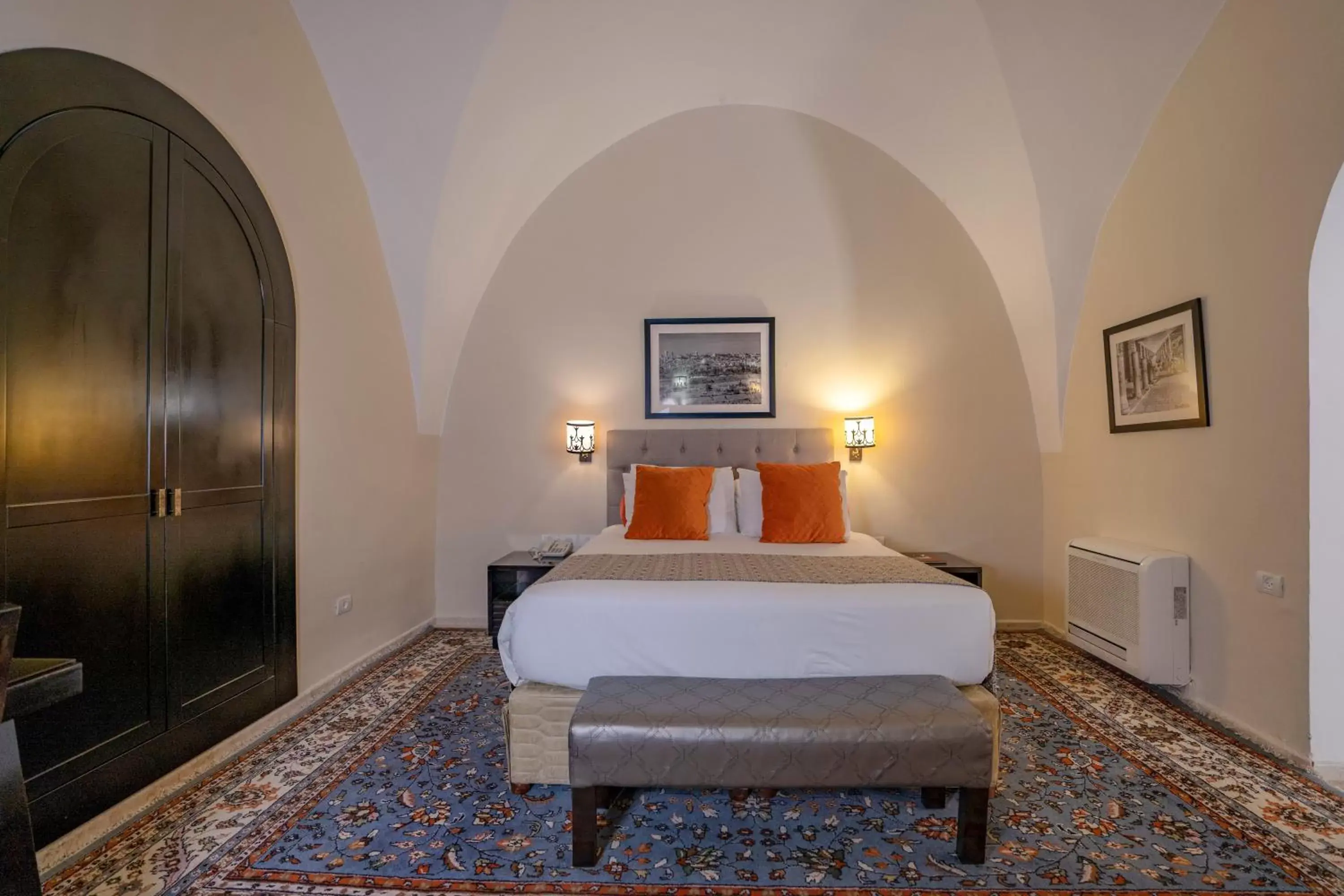 Photo of the whole room, Bed in The Sephardic House Hotel in The Jewish Quarter