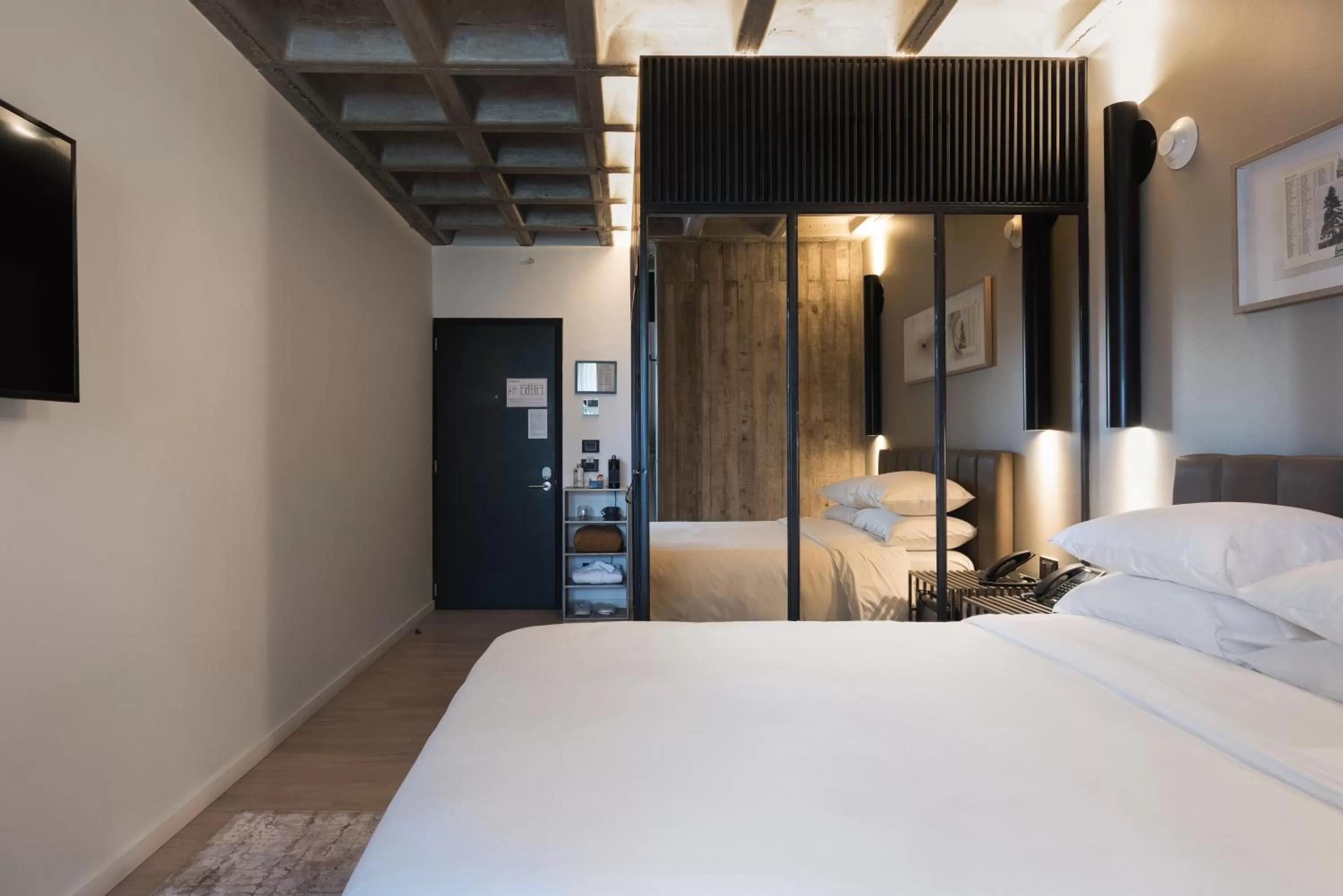 Photo of the whole room, Bed in Bellwort Hotel