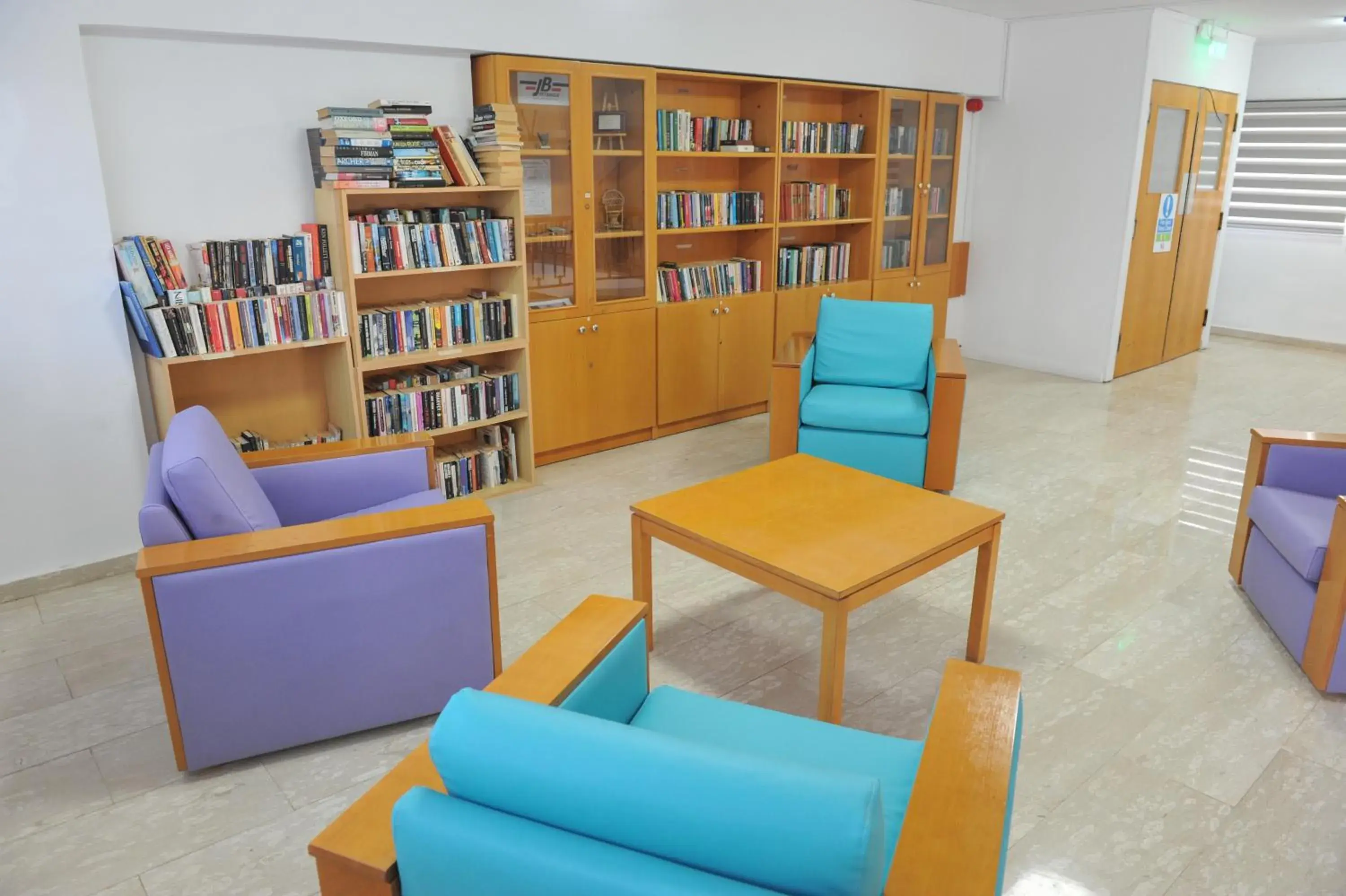 Library in Fedrania Gardens Hotel