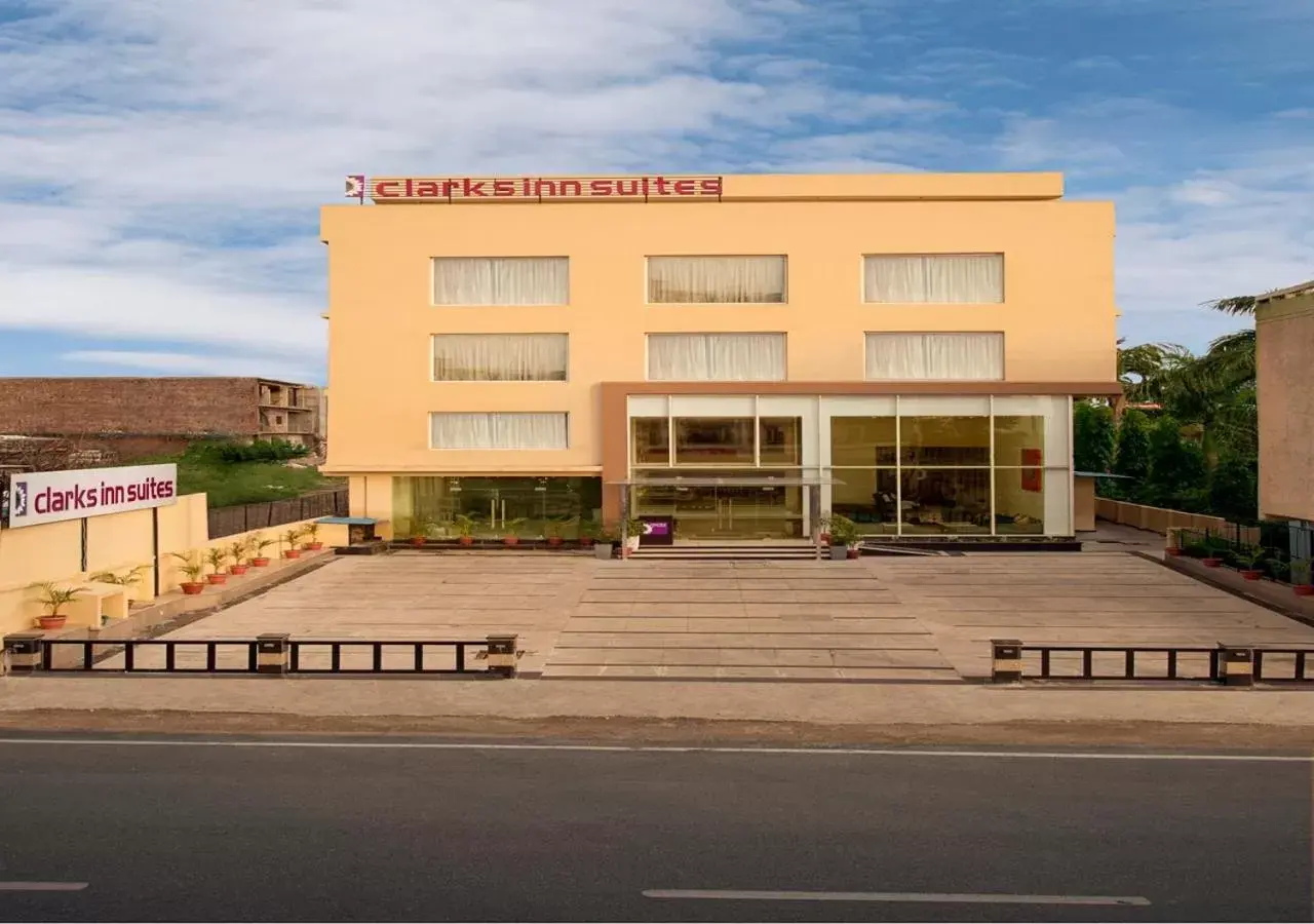 Property Building in Clarks Inn Suites Katra