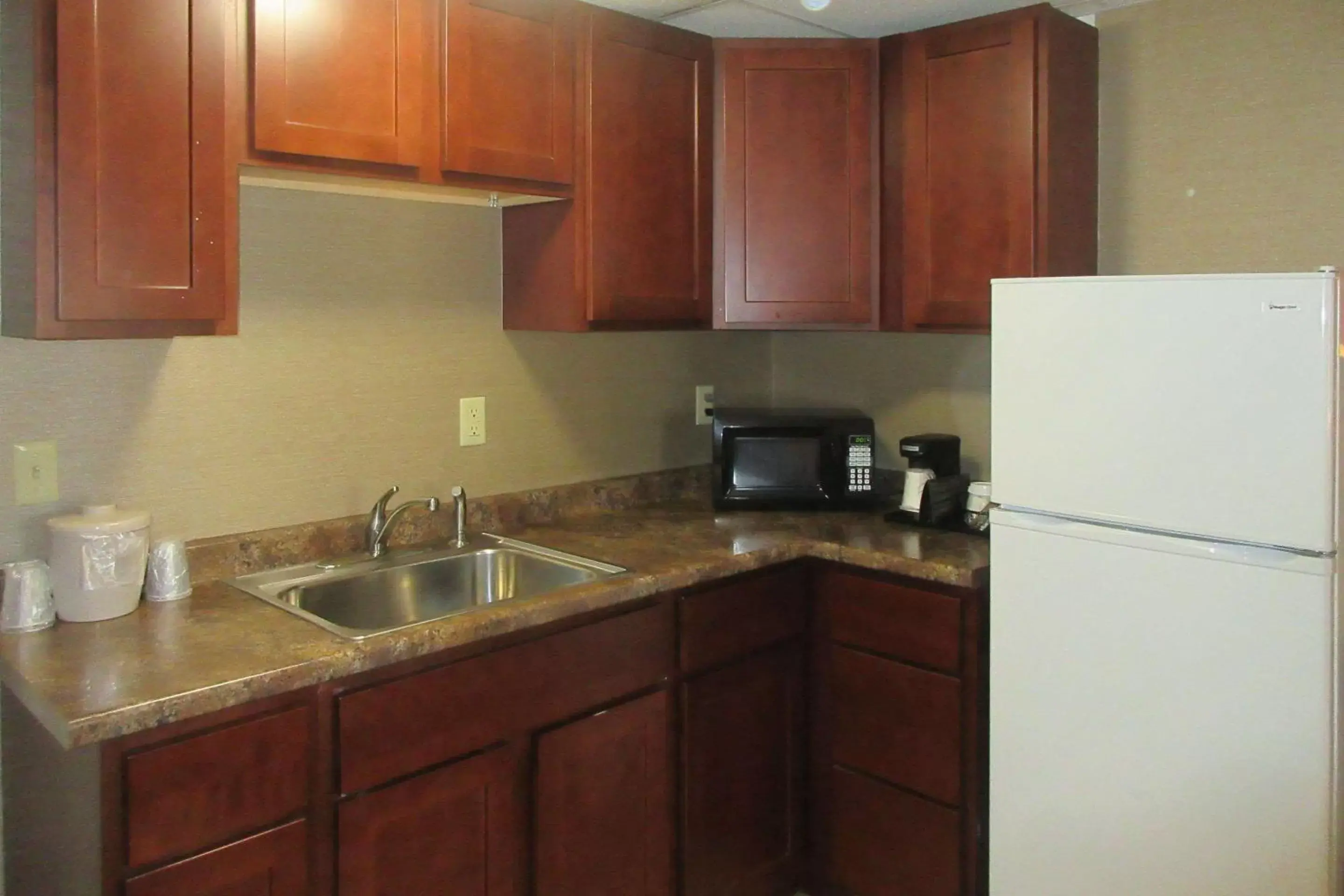 Photo of the whole room, Kitchen/Kitchenette in Quality Inn & Suites Owego