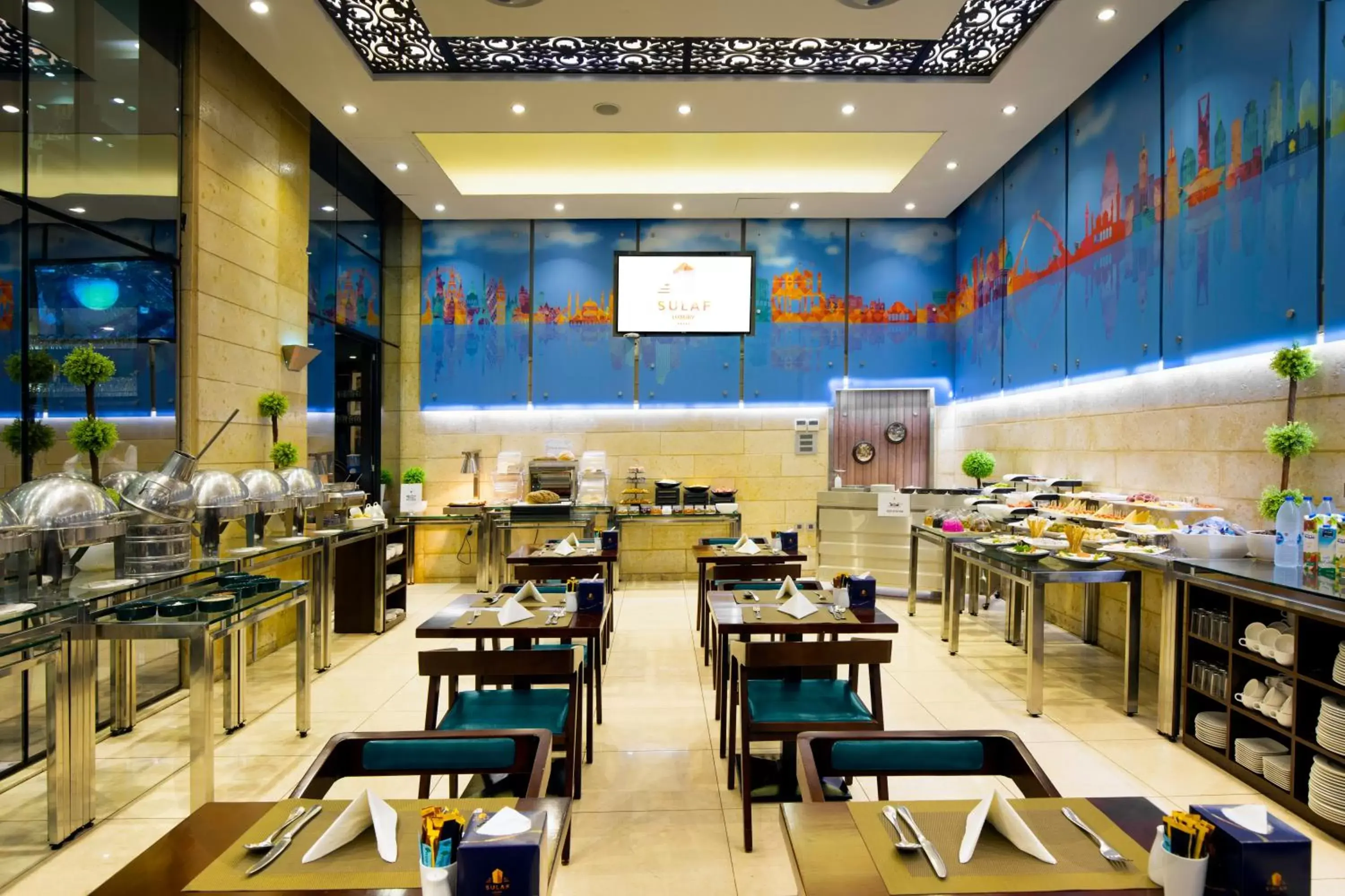 Restaurant/Places to Eat in Sulaf Luxury Hotel