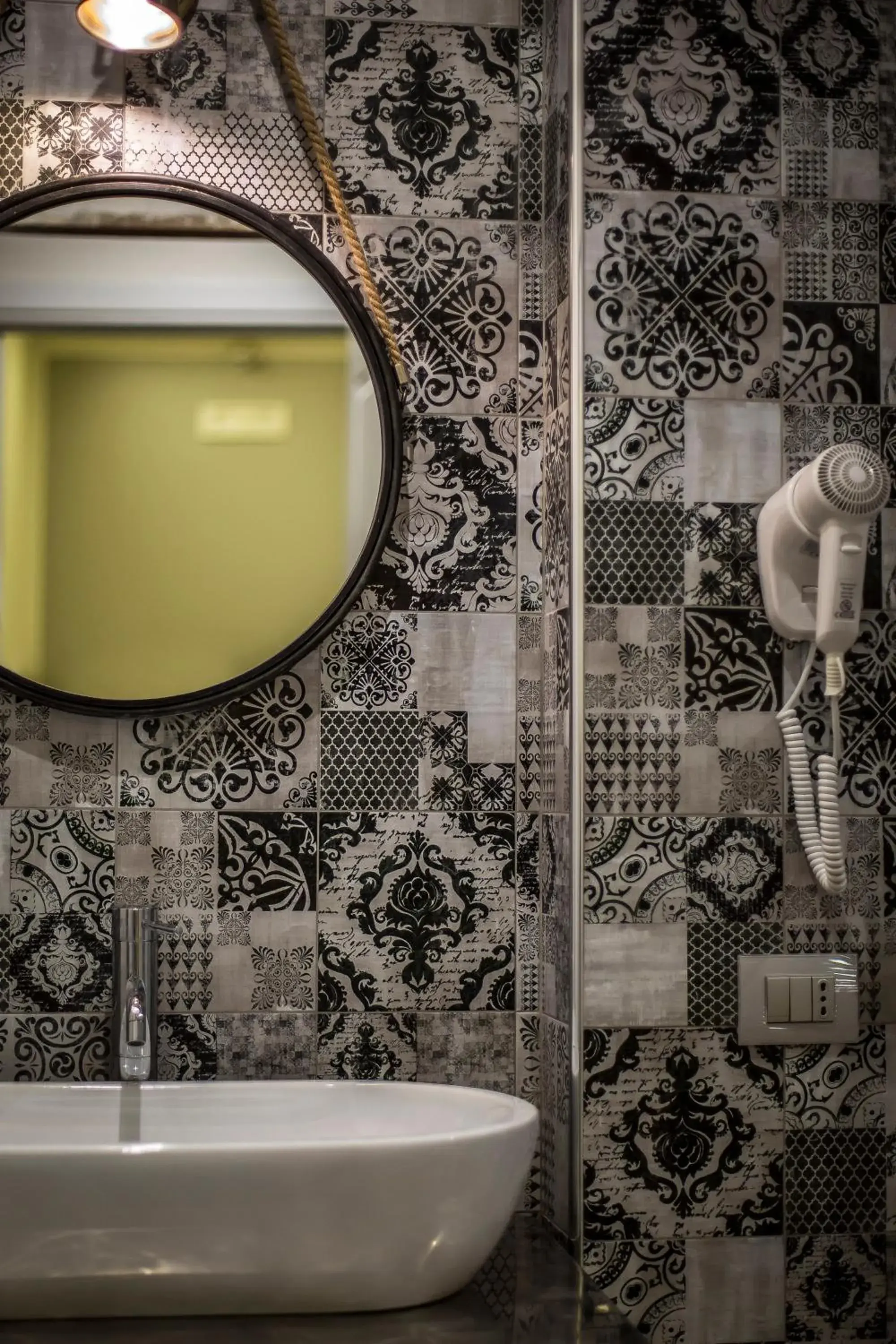 Bathroom in Trevi Contemporary Suite