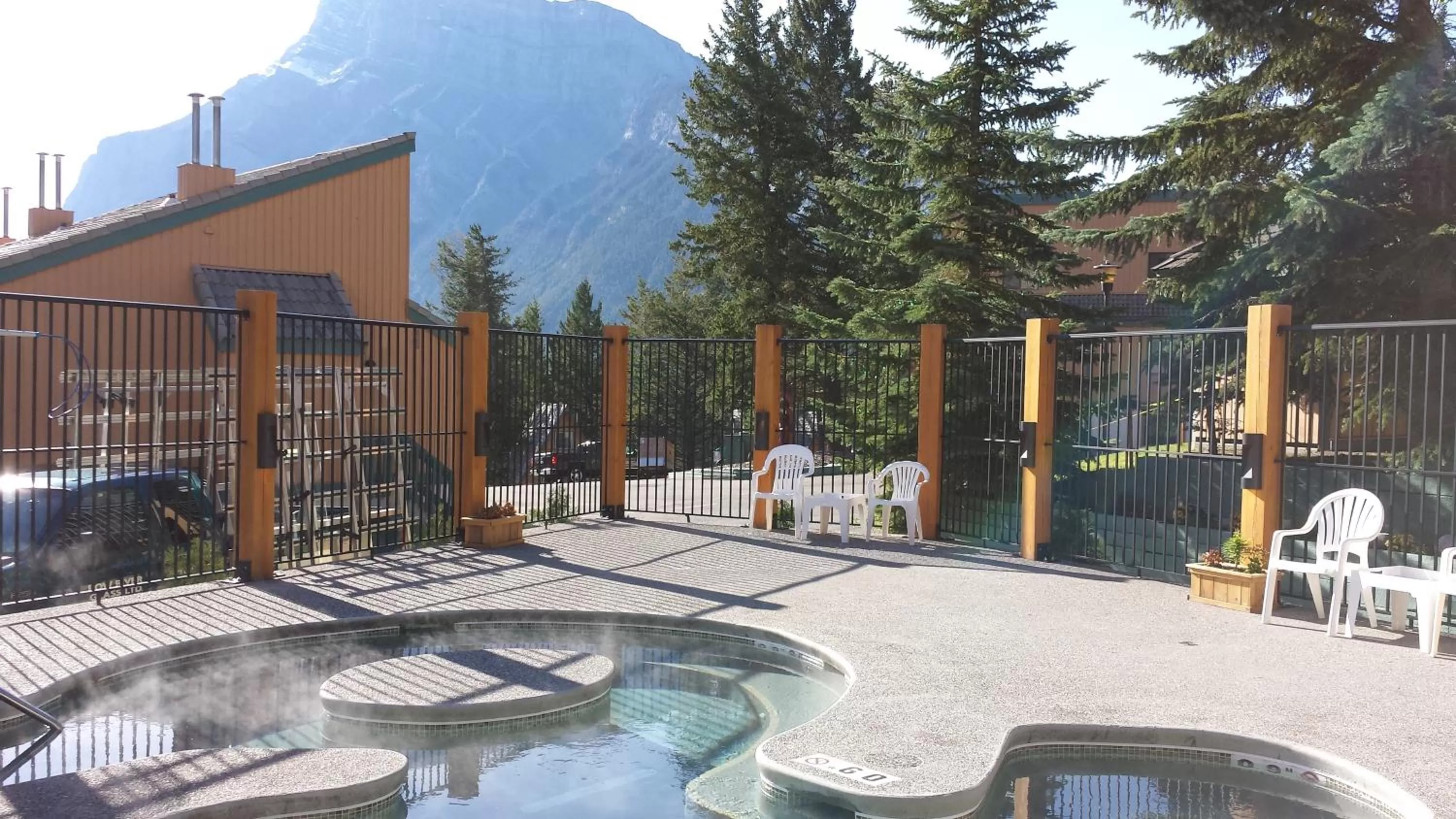 Swimming pool in Douglas Fir Resort & Chalets
