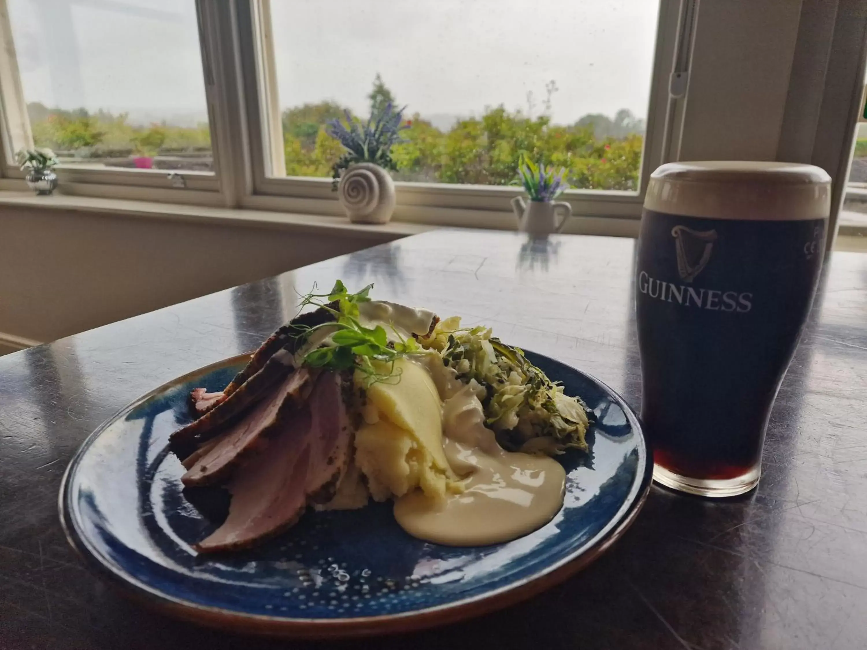 Food and drinks in Westport Country Lodge Hotel