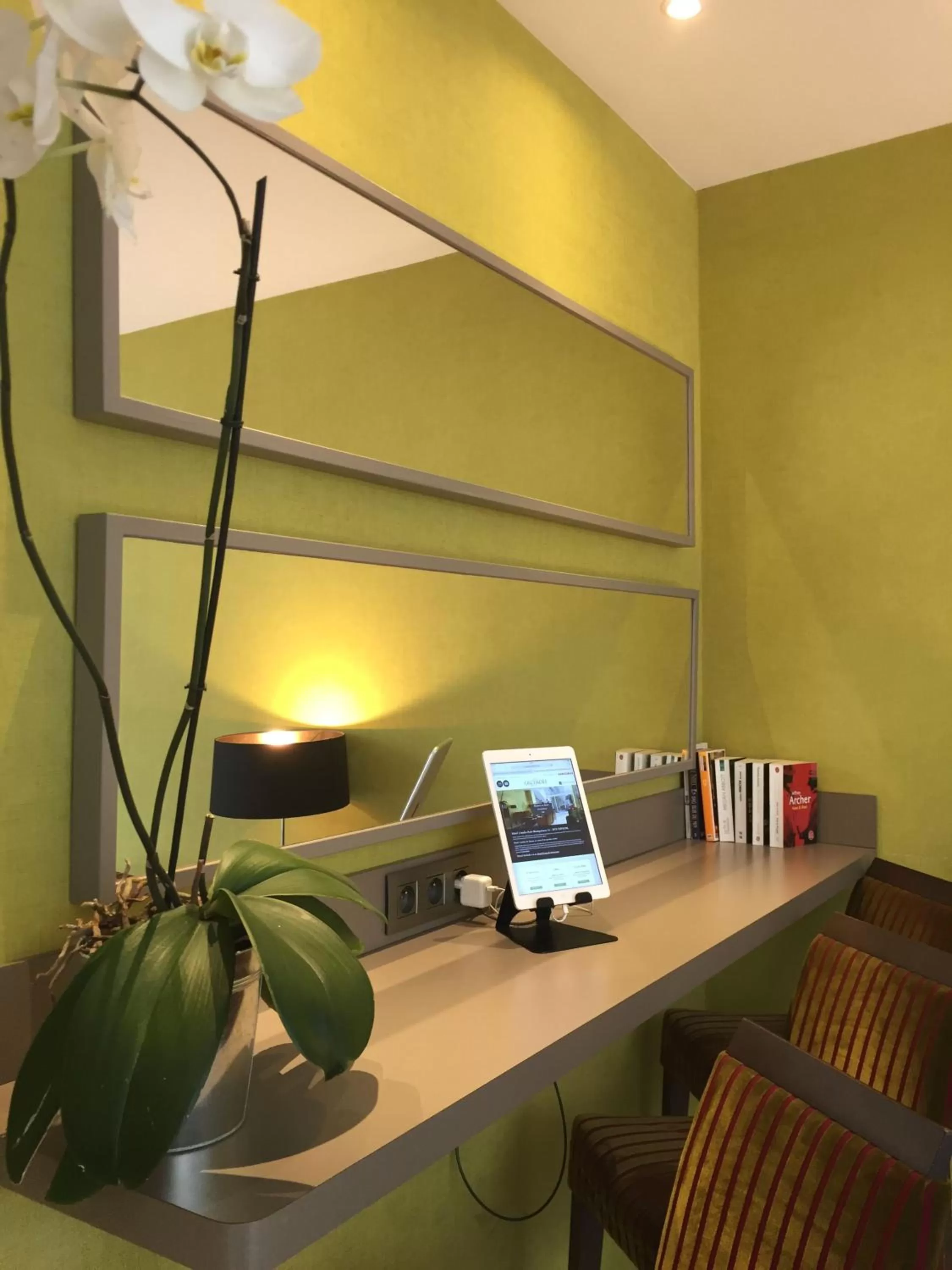 Decorative detail in Hôtel Orchidée