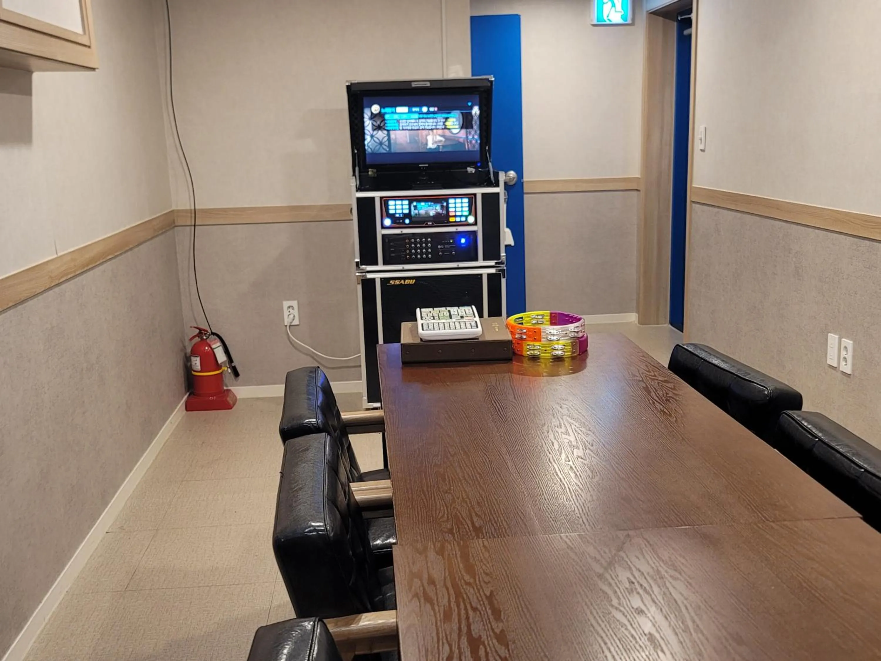 Karaoke in Casaloma Hotel