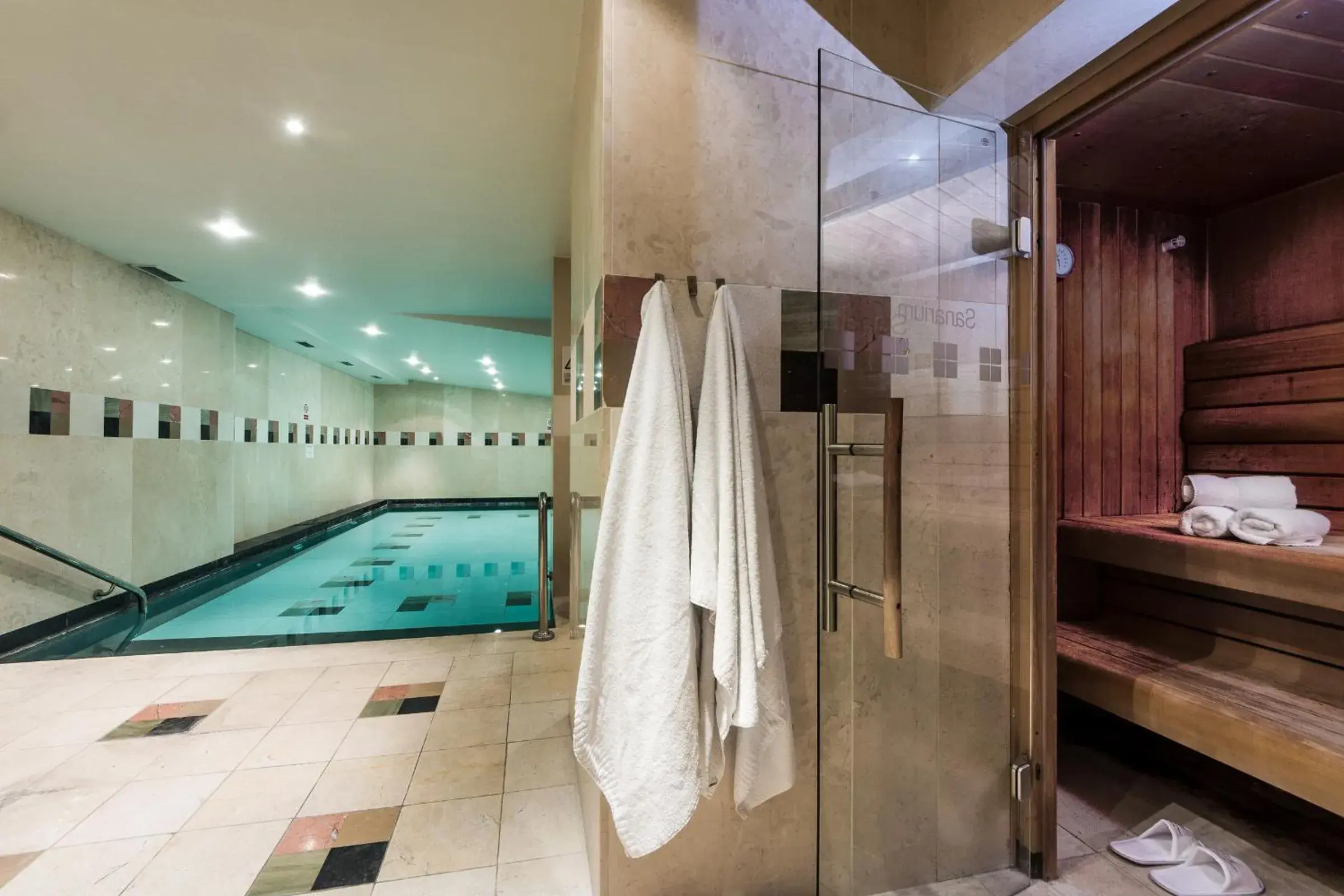 Spa and wellness centre/facilities, Bathroom in Courthouse Hotel London
