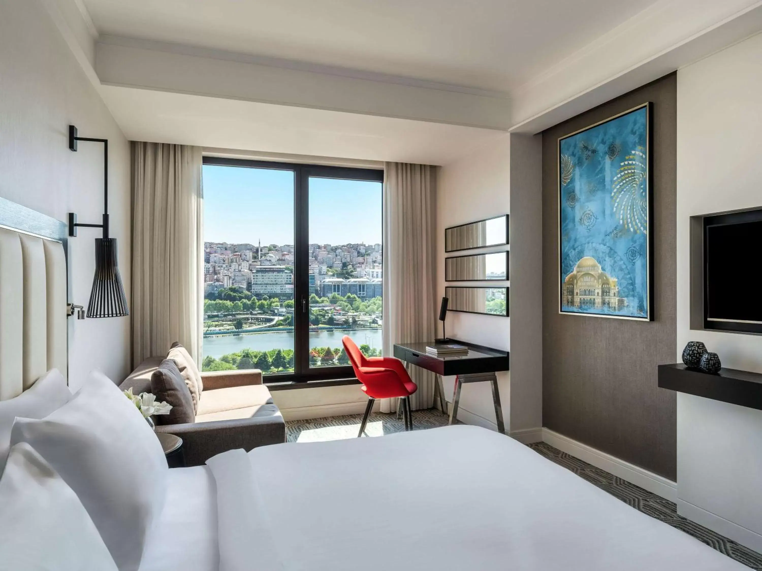 Bedroom in Mövenpick Istanbul Hotel Golden Horn