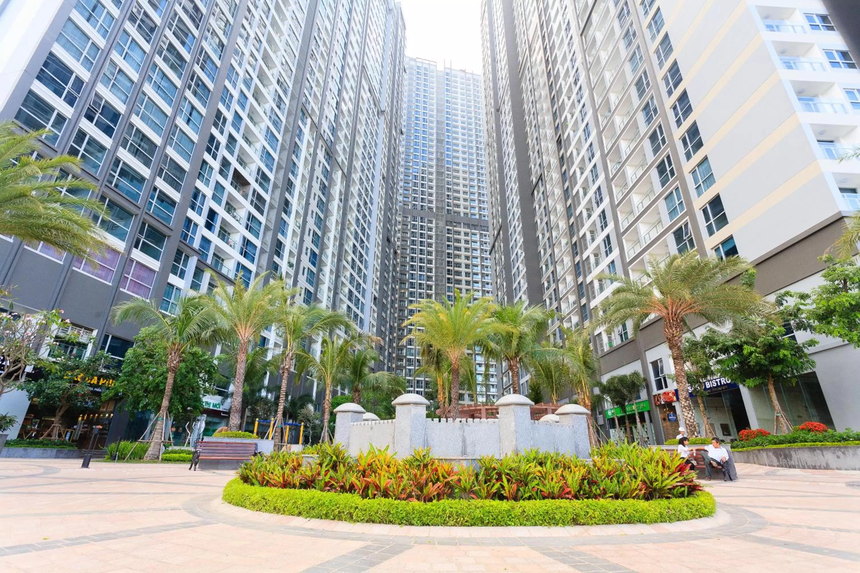 Neighbourhood in Vinhomes Central Park-Nice Homes