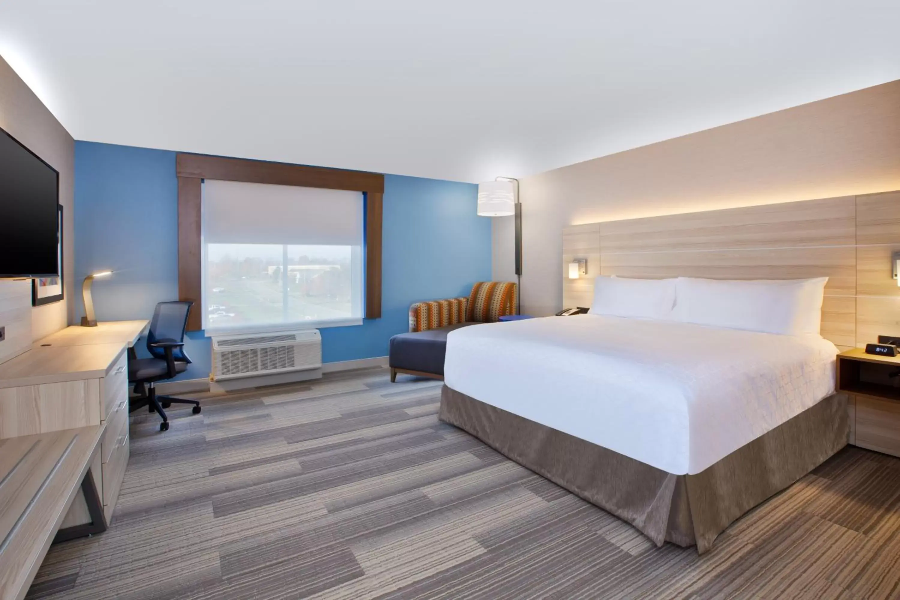 Bed in Holiday Inn Express & Suites - Wooster, an IHG Hotel