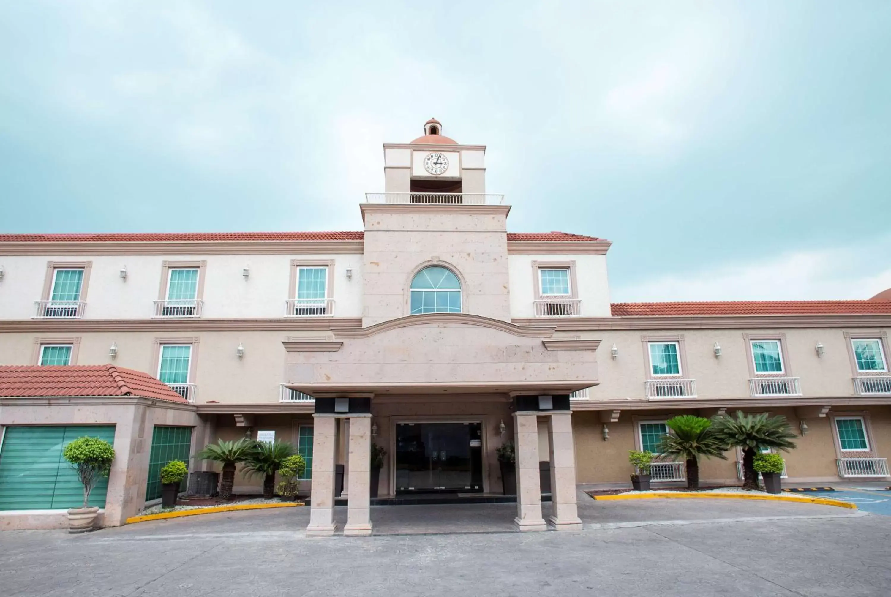 Property Building in Best Western PLUS Monterrey Colón Property Building in Best Western PLUS Monterrey Colón