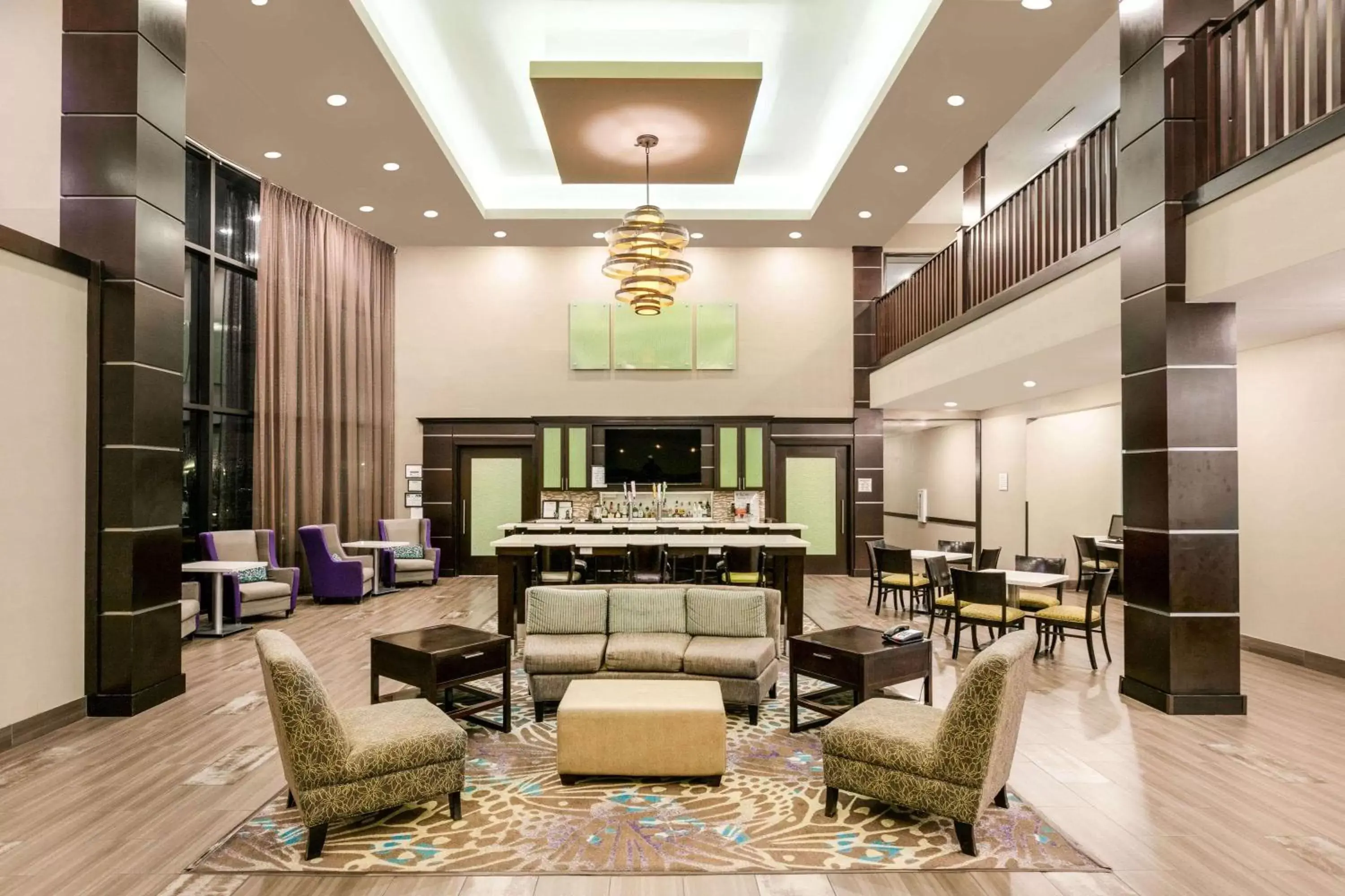 Lobby or reception in La Quinta by Wyndham Tyler - University Area
