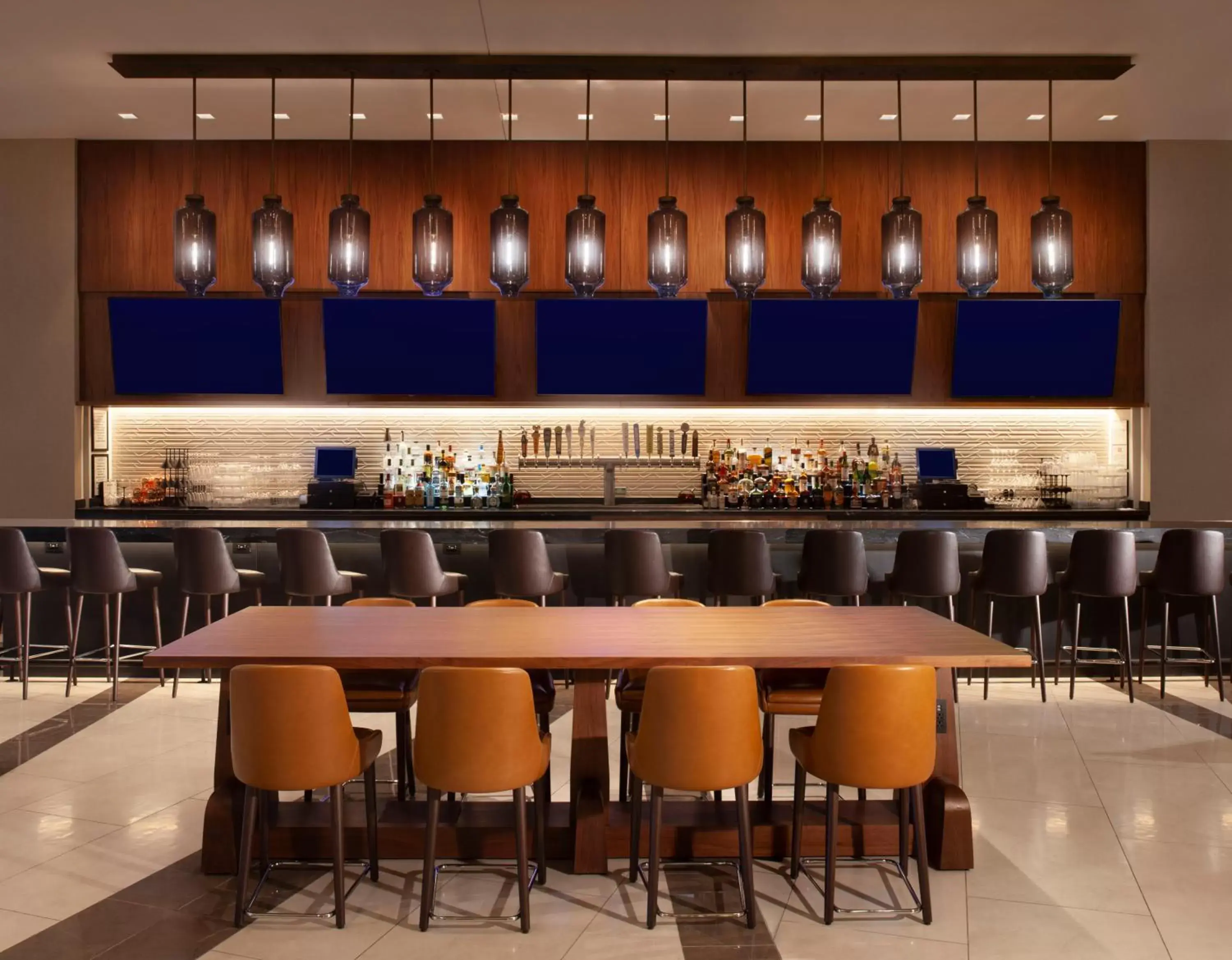 Lounge or bar in Hyatt Regency Frisco-Dallas