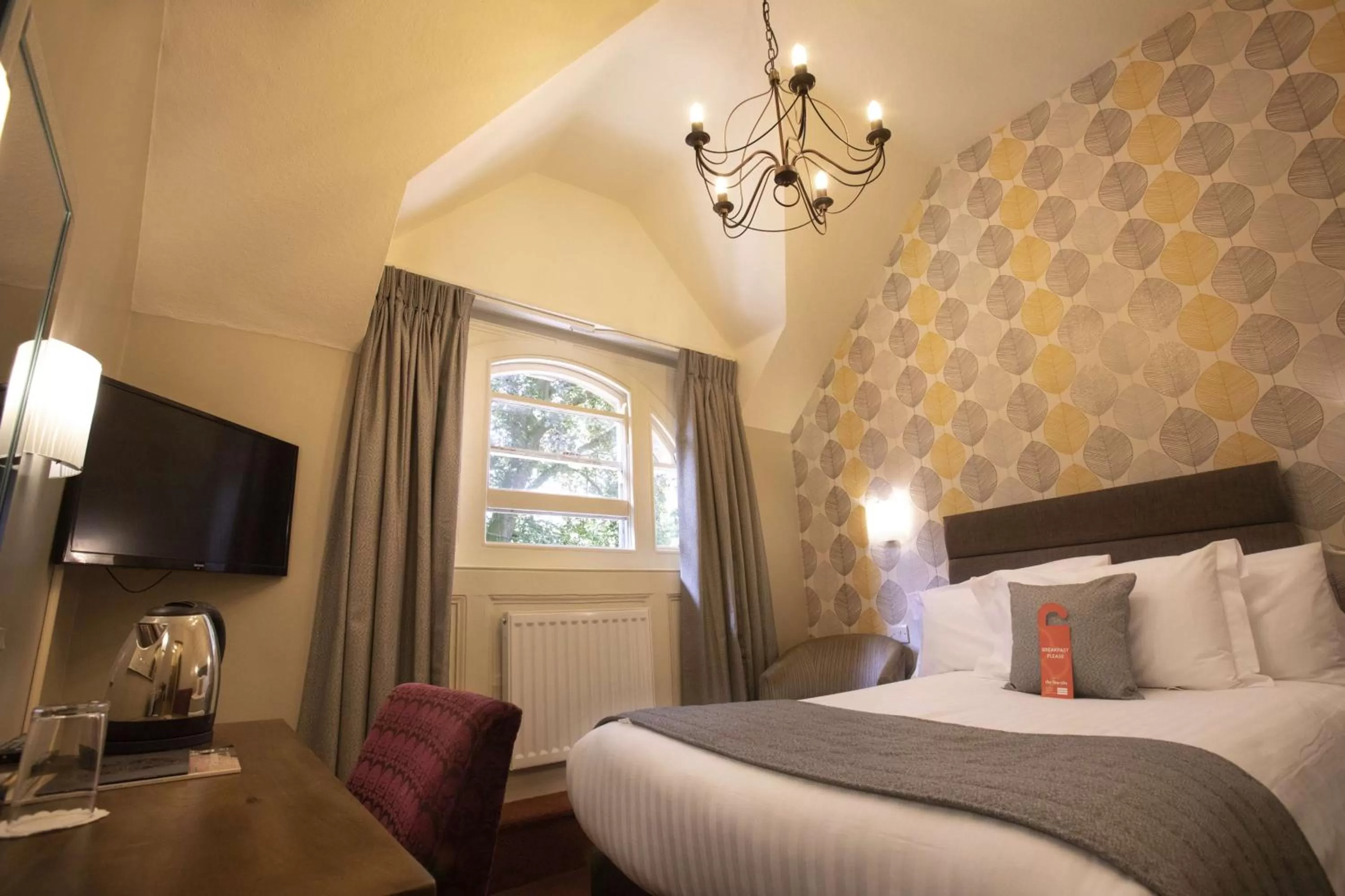 Bedroom, Bed in The Lincoln Hotel