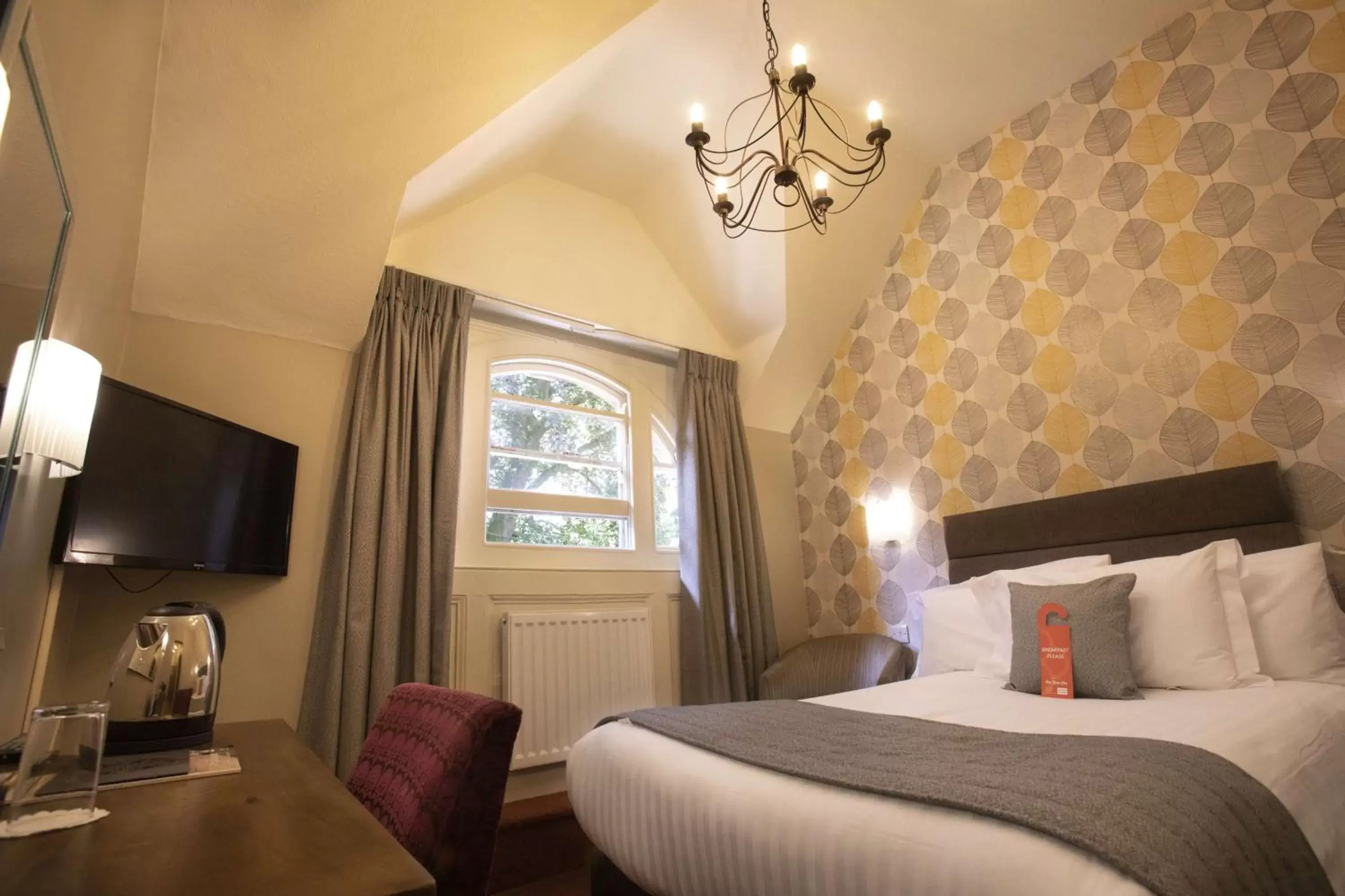 Standard Single Room in The Lincoln Hotel Standard Single Room in The Lincoln Hotel