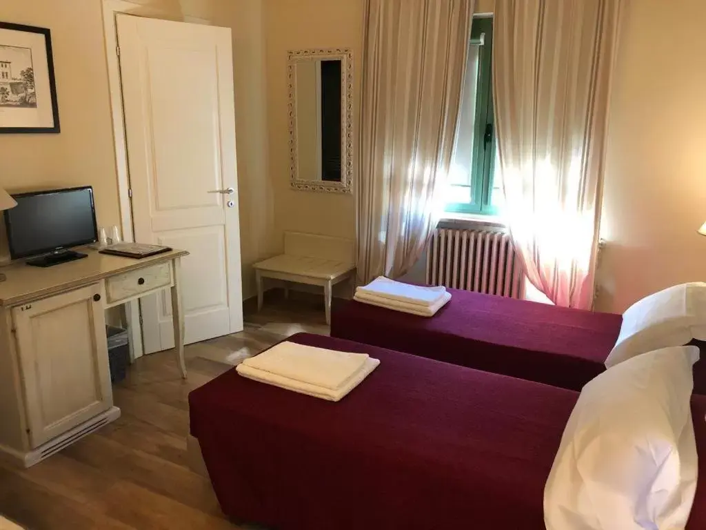 Photo of the whole room, Bed in Hotel Dei Conti