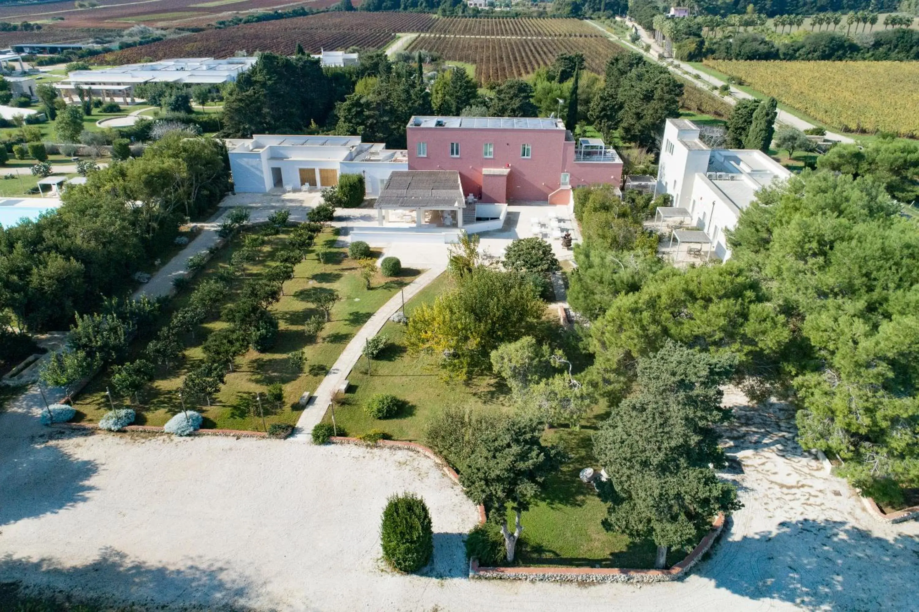 Property building in Masseria Mongiò dell'Elefante Property building in Masseria Mongiò dell'Elefante