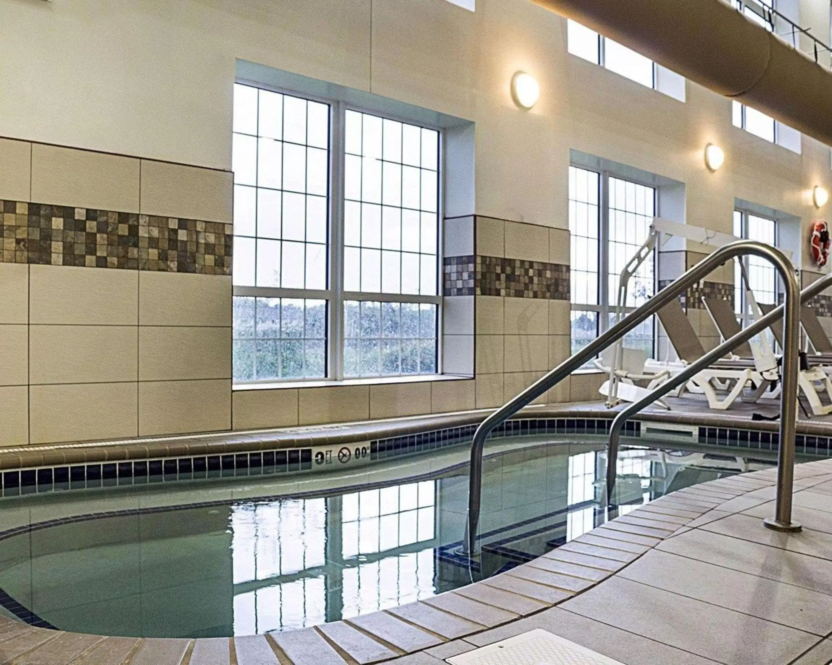 On site, Swimming Pool in Comfort Suites Minot