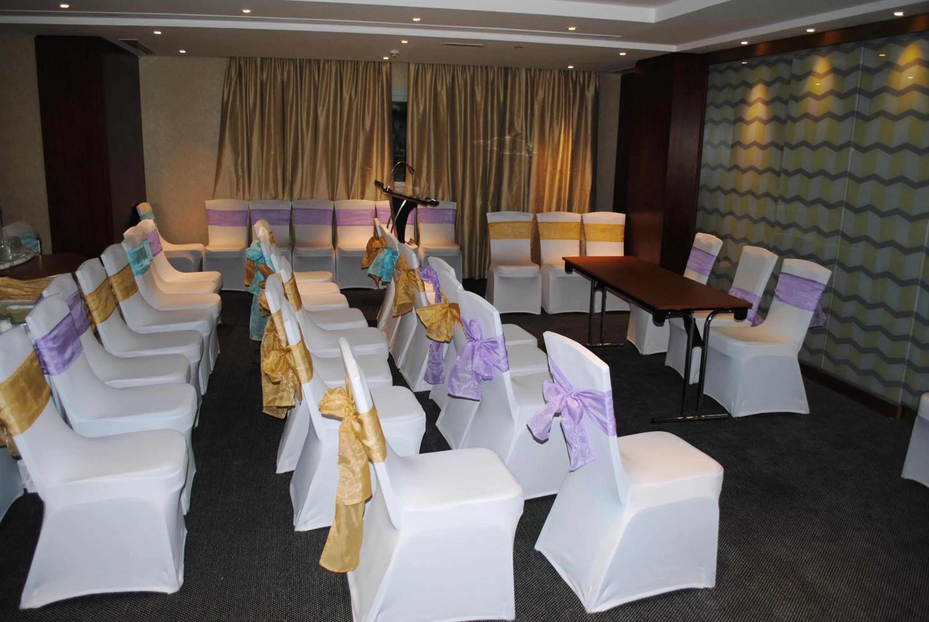 Banquet/Function facilities in Raviz Center Point Hotel