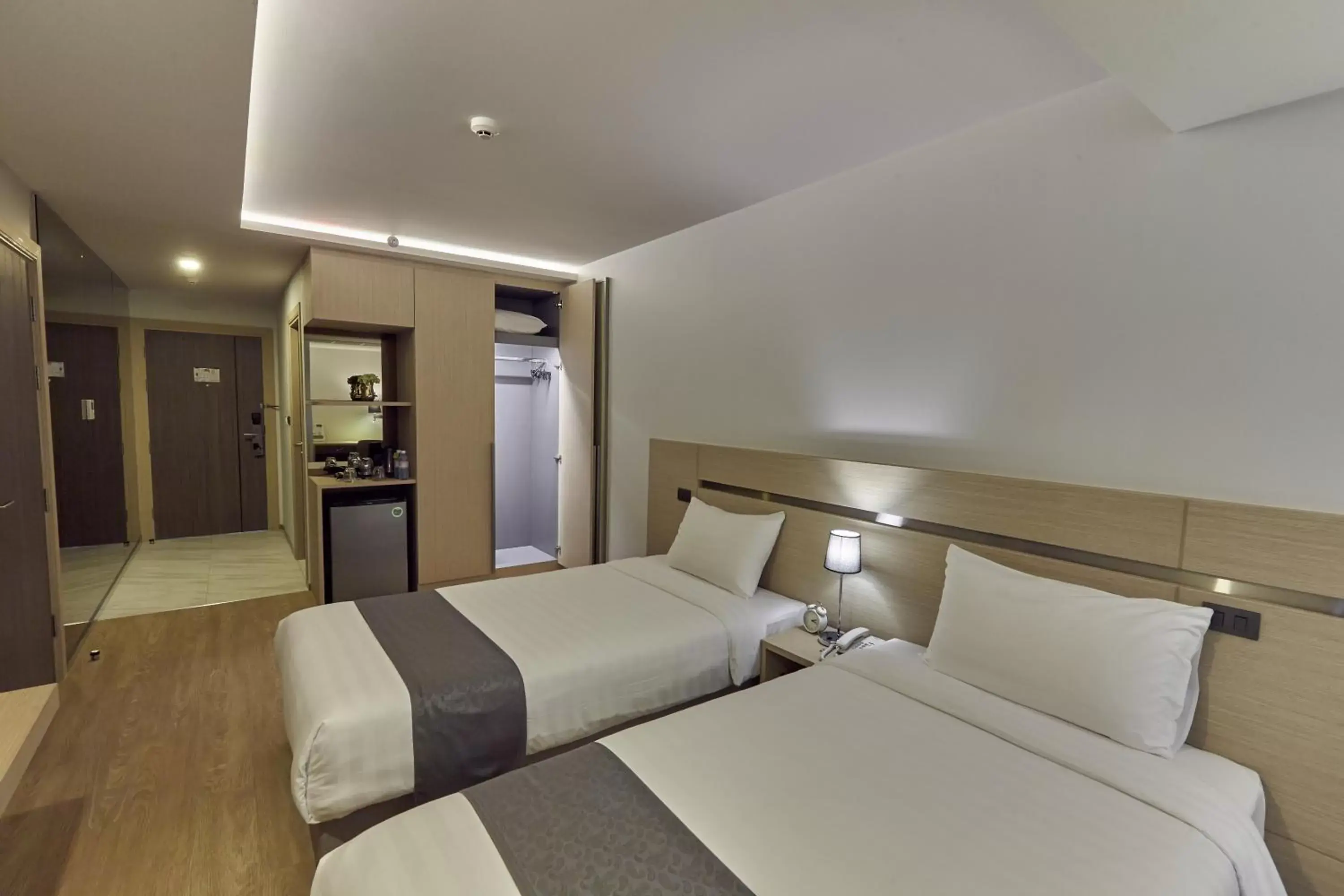 Bedroom, Bed in Samyan Serene Hotel