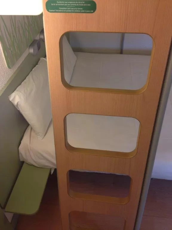 Bed in Ibis Budget Rambouillet
