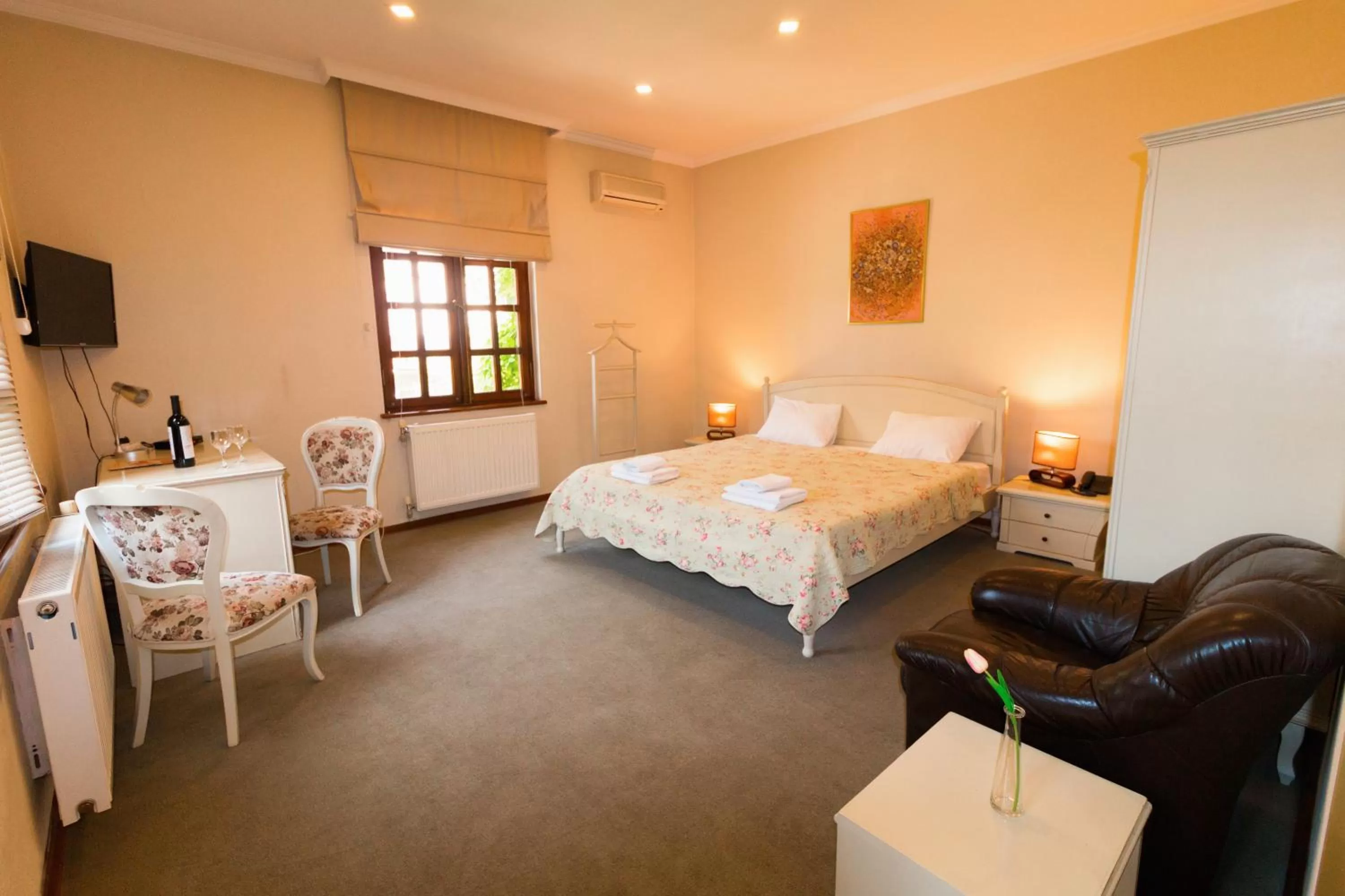 Suite with Balcony in Demi Hotel