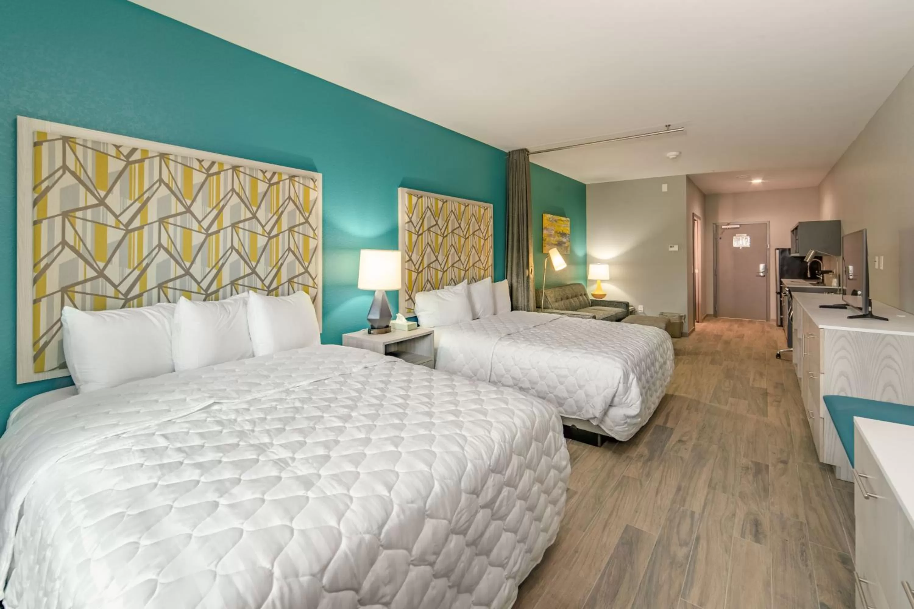 Photo of the whole room, Bed in Everglades Adventures Hotel Suites by Ivey House