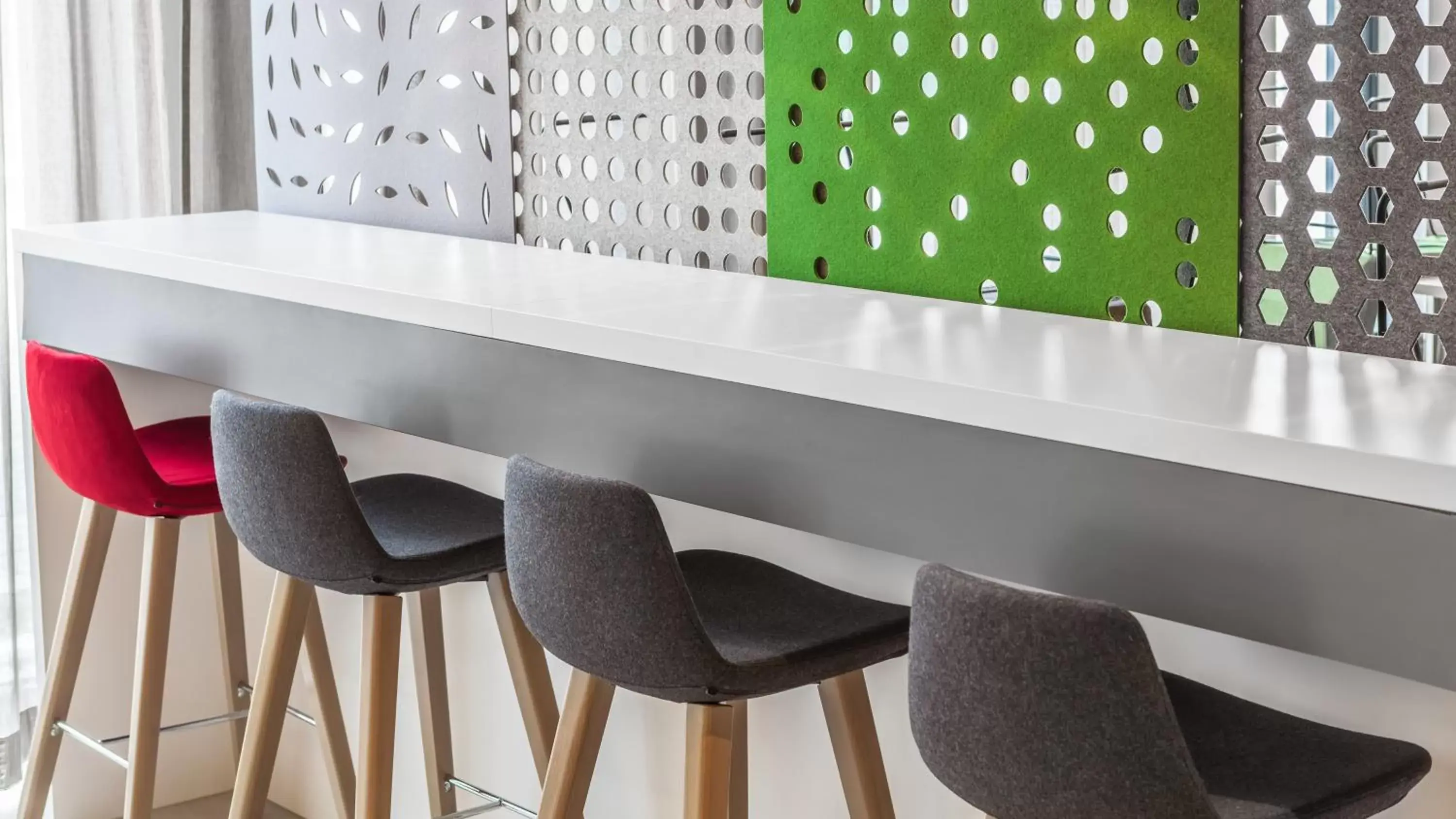 Restaurant/places to eat in Holiday Inn Express Munich - City East, an IHG Hotel