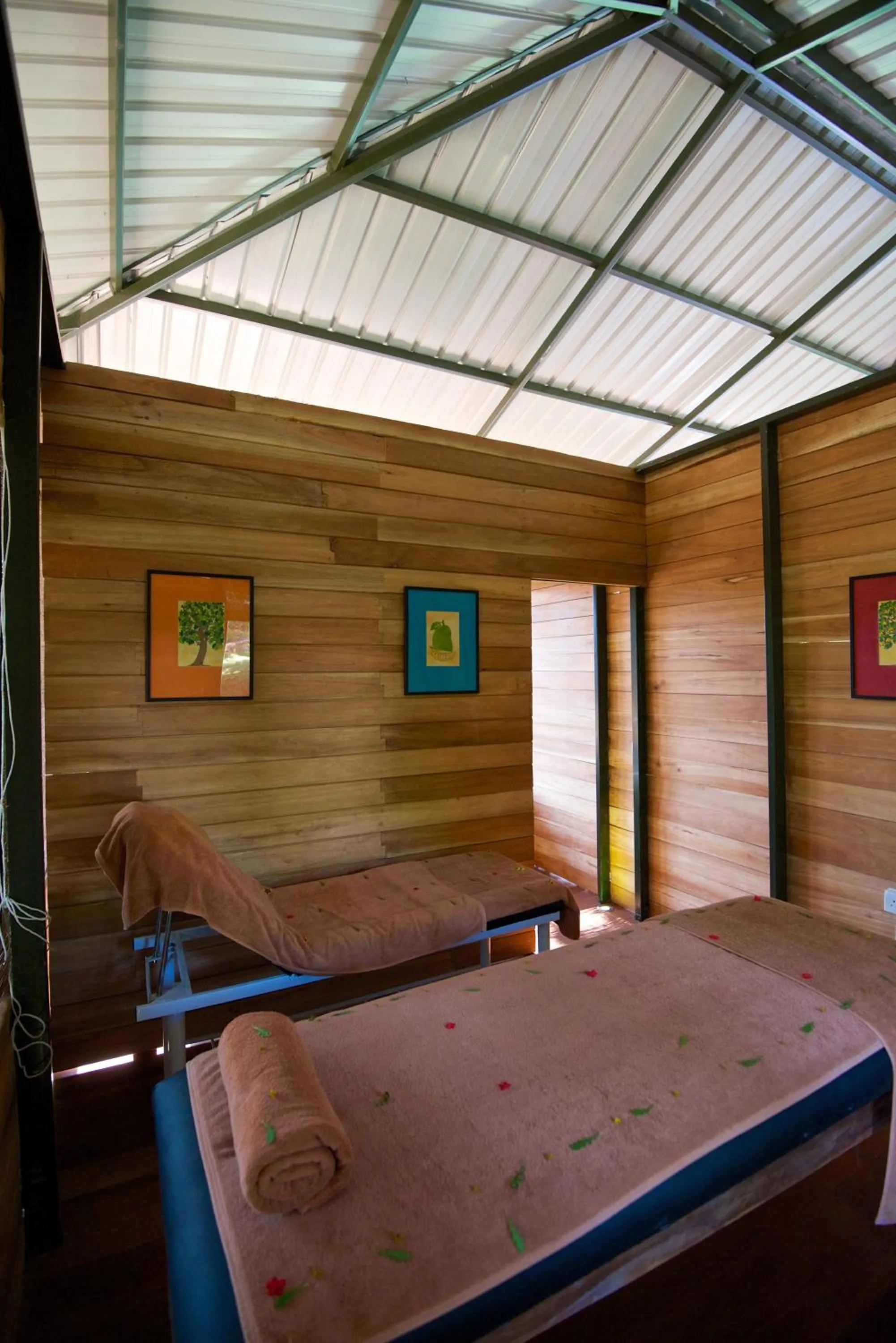 Spa and wellness centre/facilities, Bed in Mountbatten Bungalow- Thema Collection