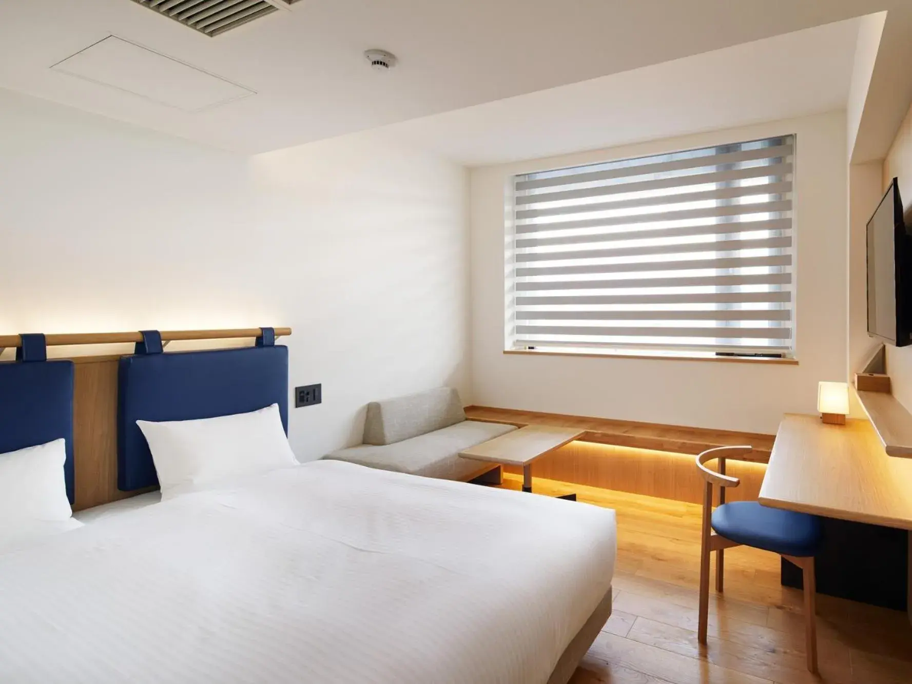 Photo of the whole room, Bed in hotel androoms Kyoto Shichijo