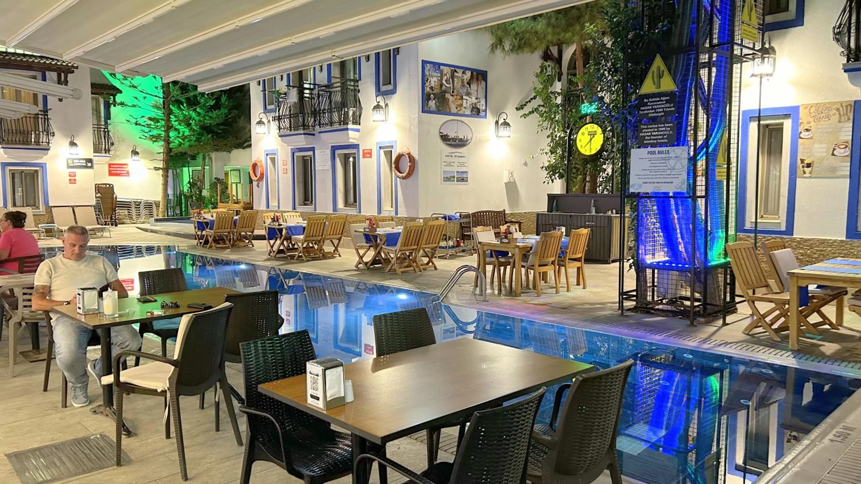 Restaurant/places to eat in Istankoy Hotel