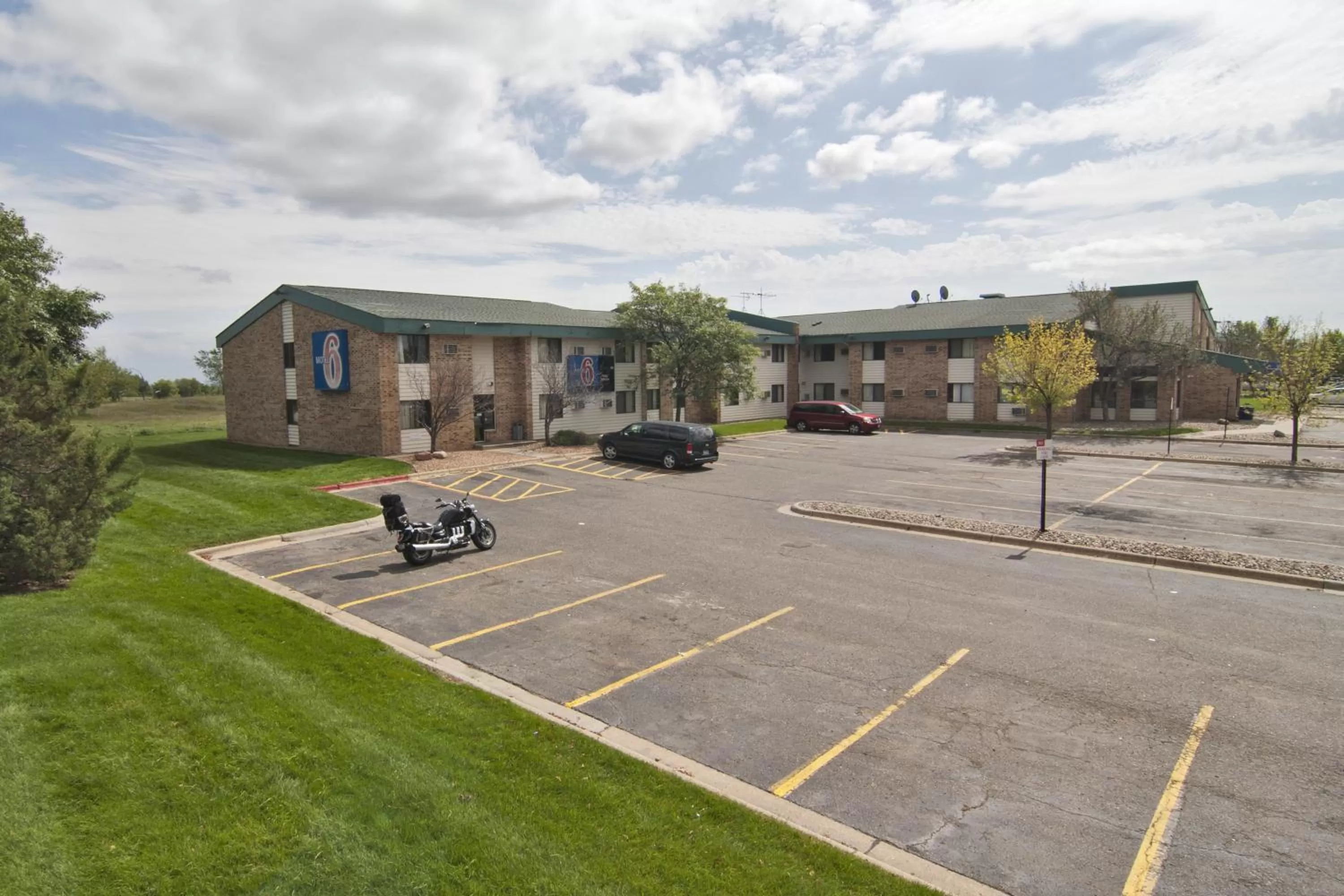 Property building in Motel 6-Lakeville, MN - South - Lakeville