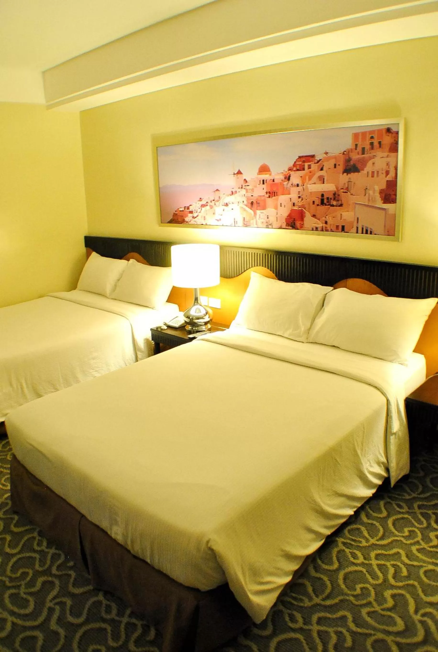 Bed in Hotel Elizabeth Cebu