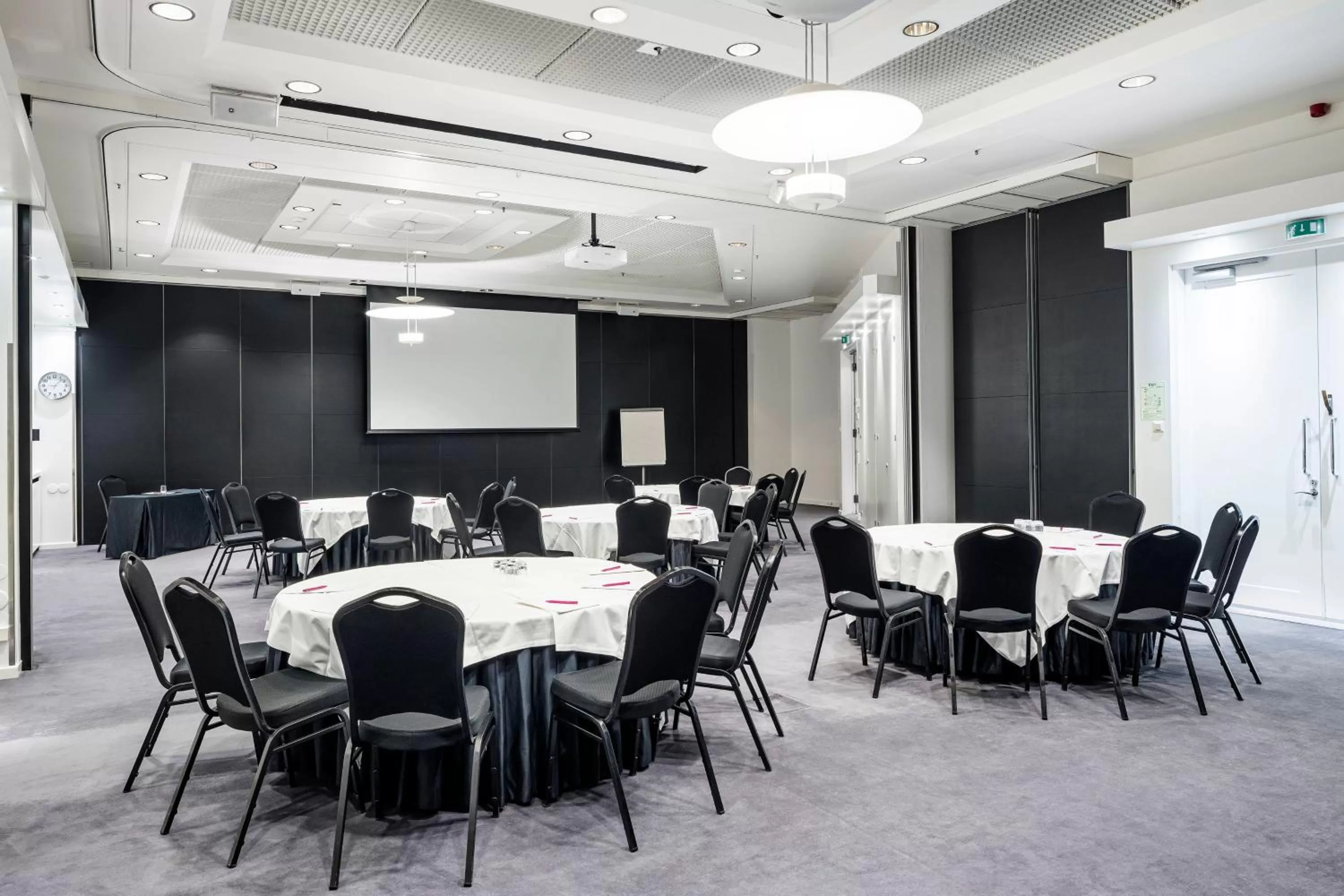 Meeting/conference room in Crowne Plaza Helsinki - Hesperia by IHG